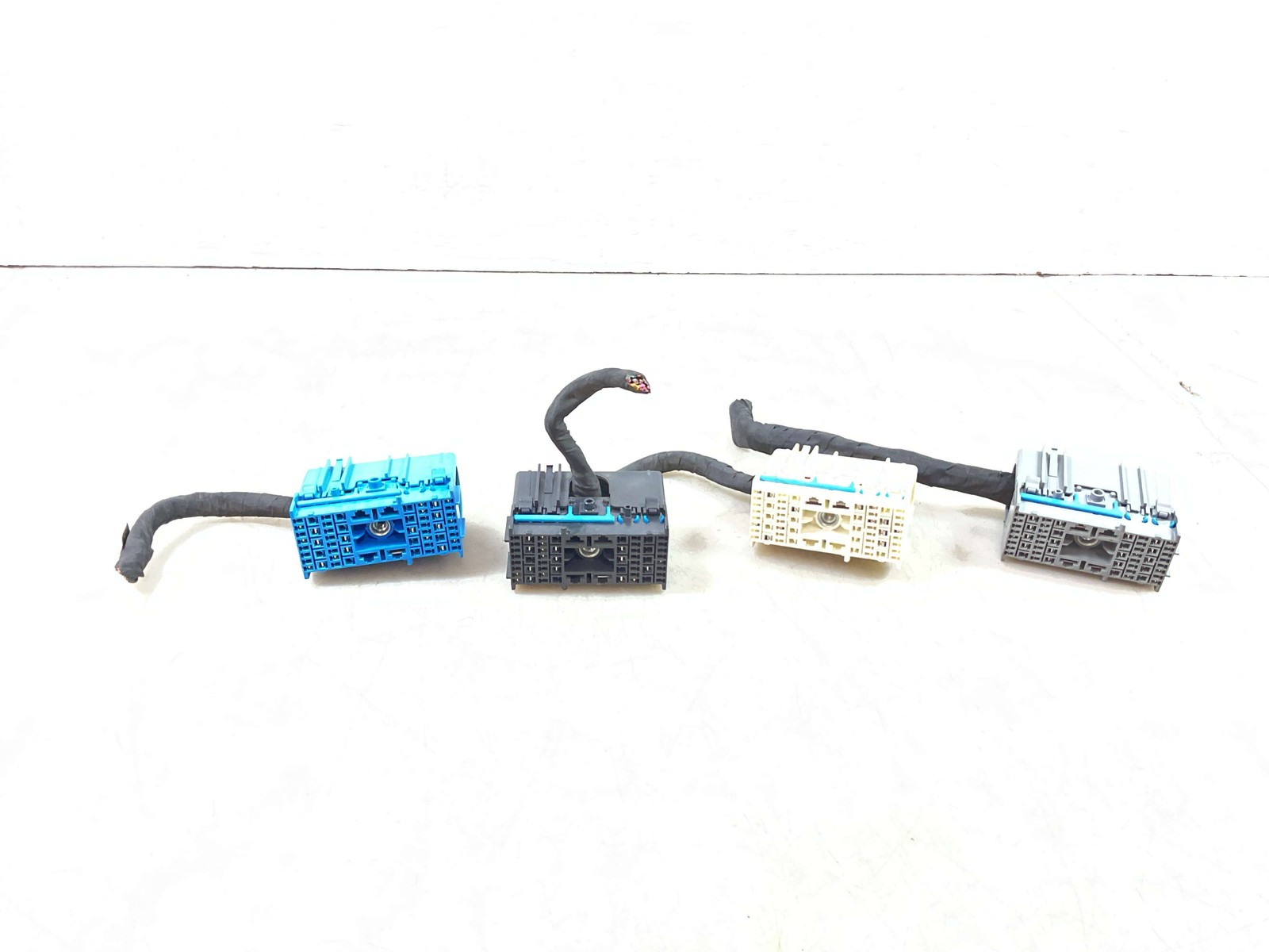 Jeep JT Gladiator OEM 3.6L Fuse Box Plugs and Pigtails 2020-2023 119797