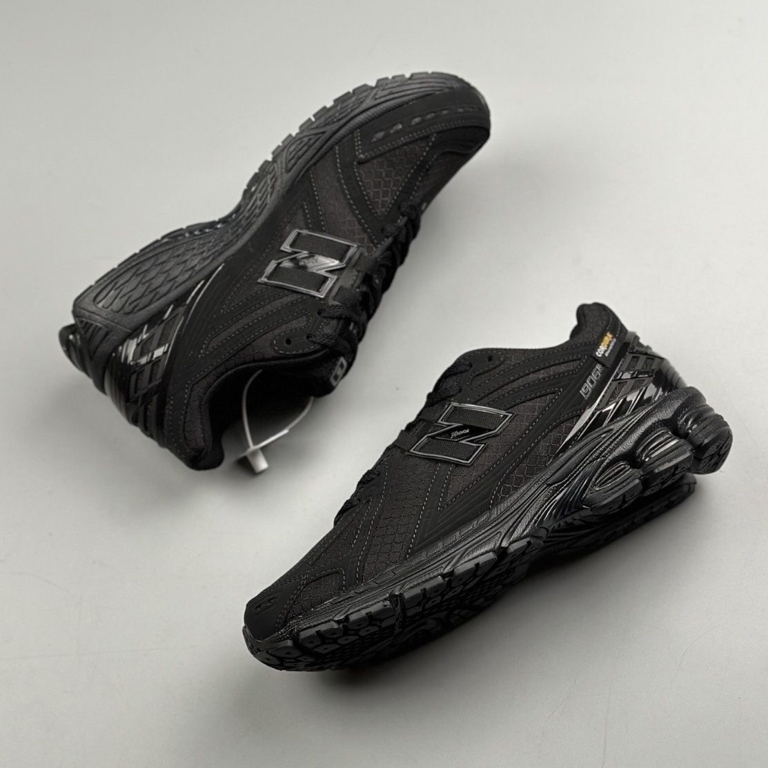 New Balance 1906R Men Shoe 1906R Cordura Outerspace