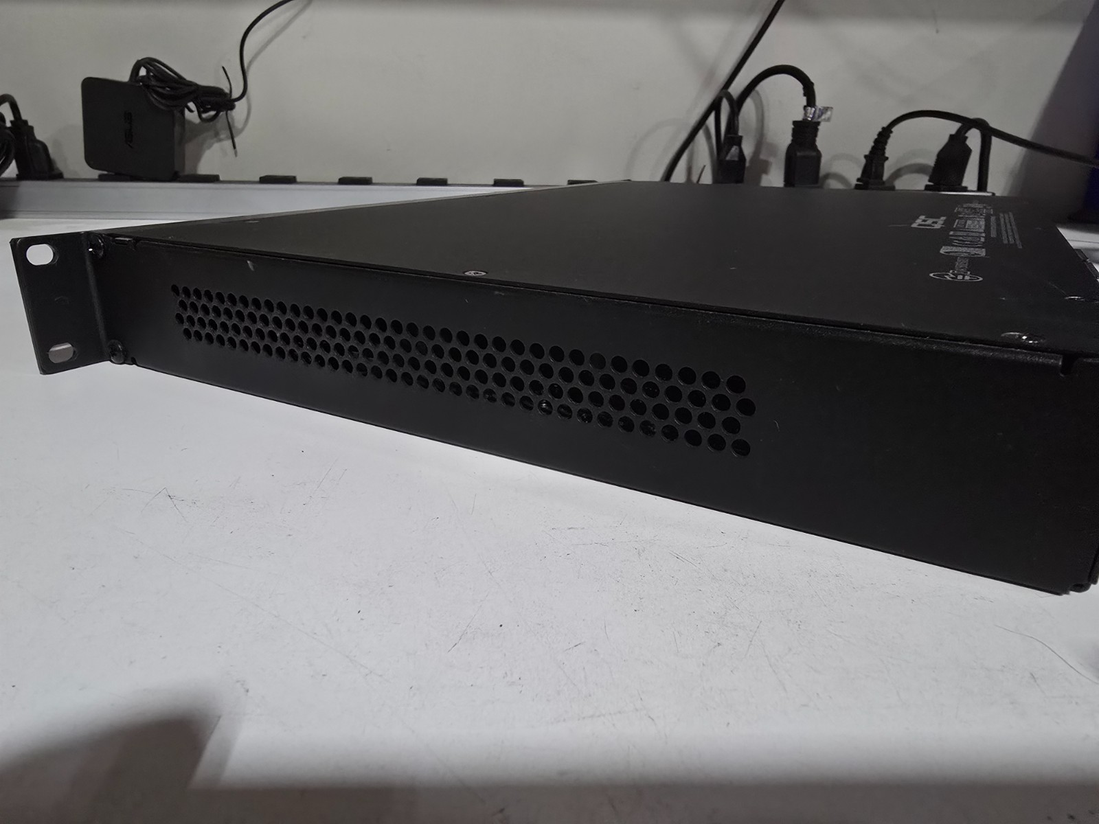 QSC Q-SYS CORE 110F RACK MOUNTABLE DIGITAL SIGNAL PROCESSOR
