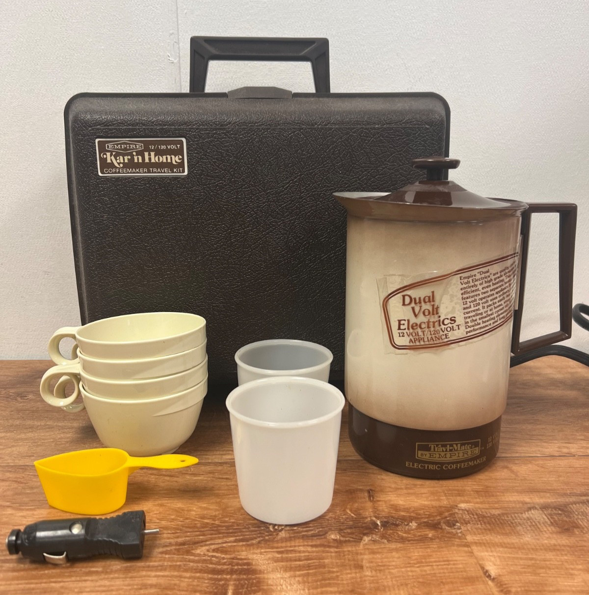 Empire Kar-n-Home Coffeemaker Travel Kit 4 Cups, Case, Plug, Scoop, Kettle WORKS