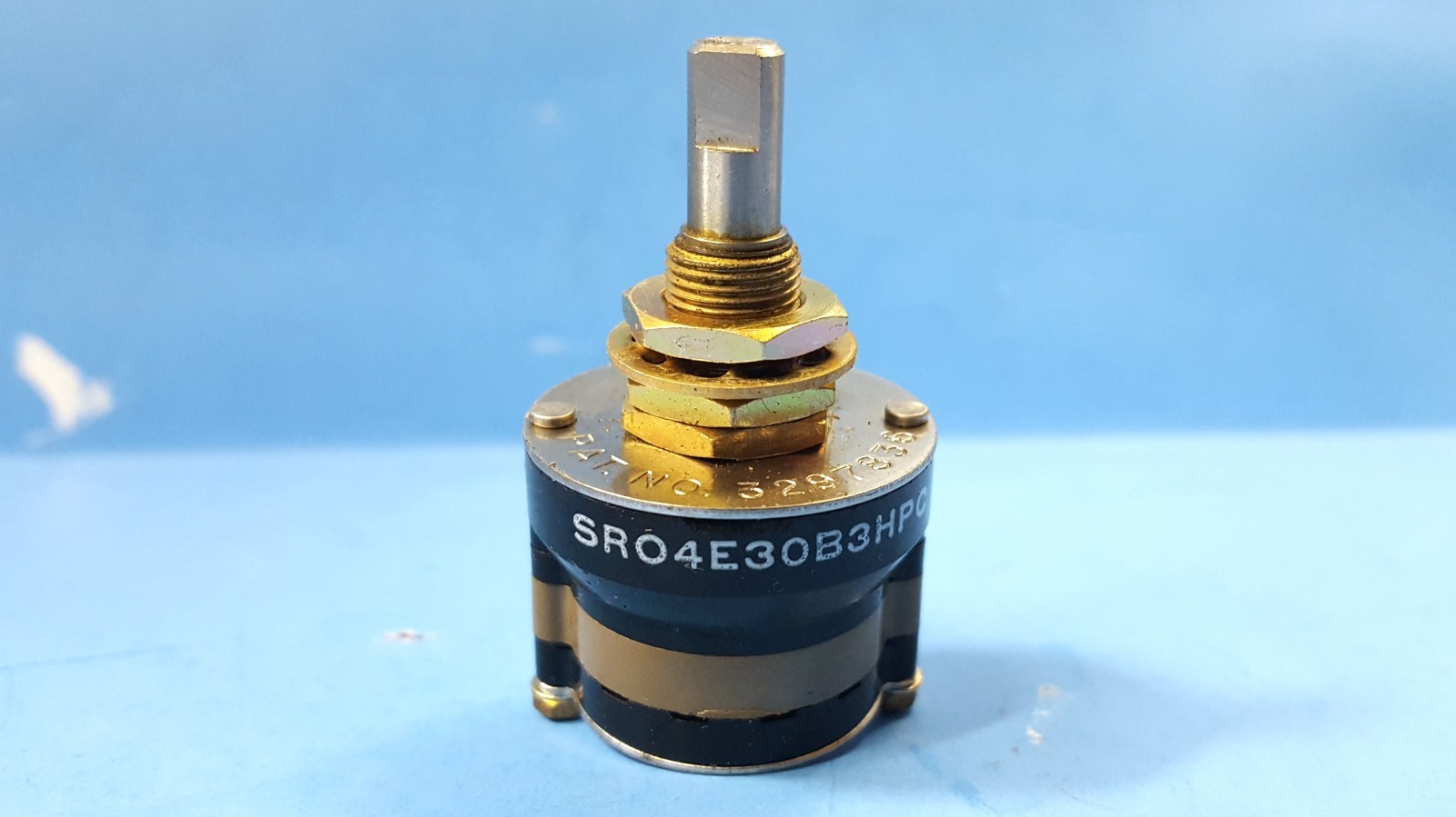 One Pc- Rotary Switch, 44YY23636-2-4N, GRAYHILL, SR04E30B3HPC