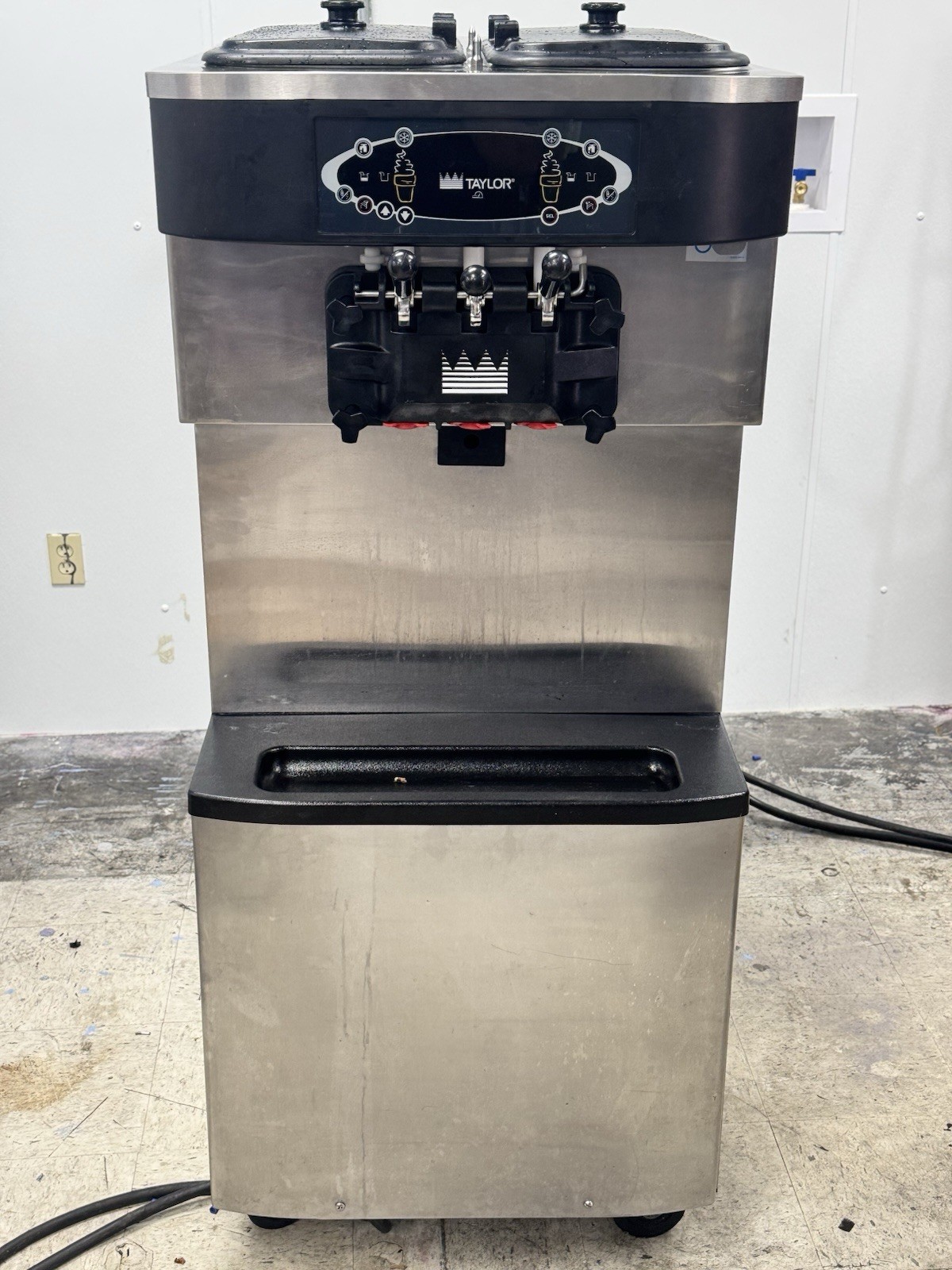 Taylor C713-33 Twin Twist Soft Serve Ice Cream Machine