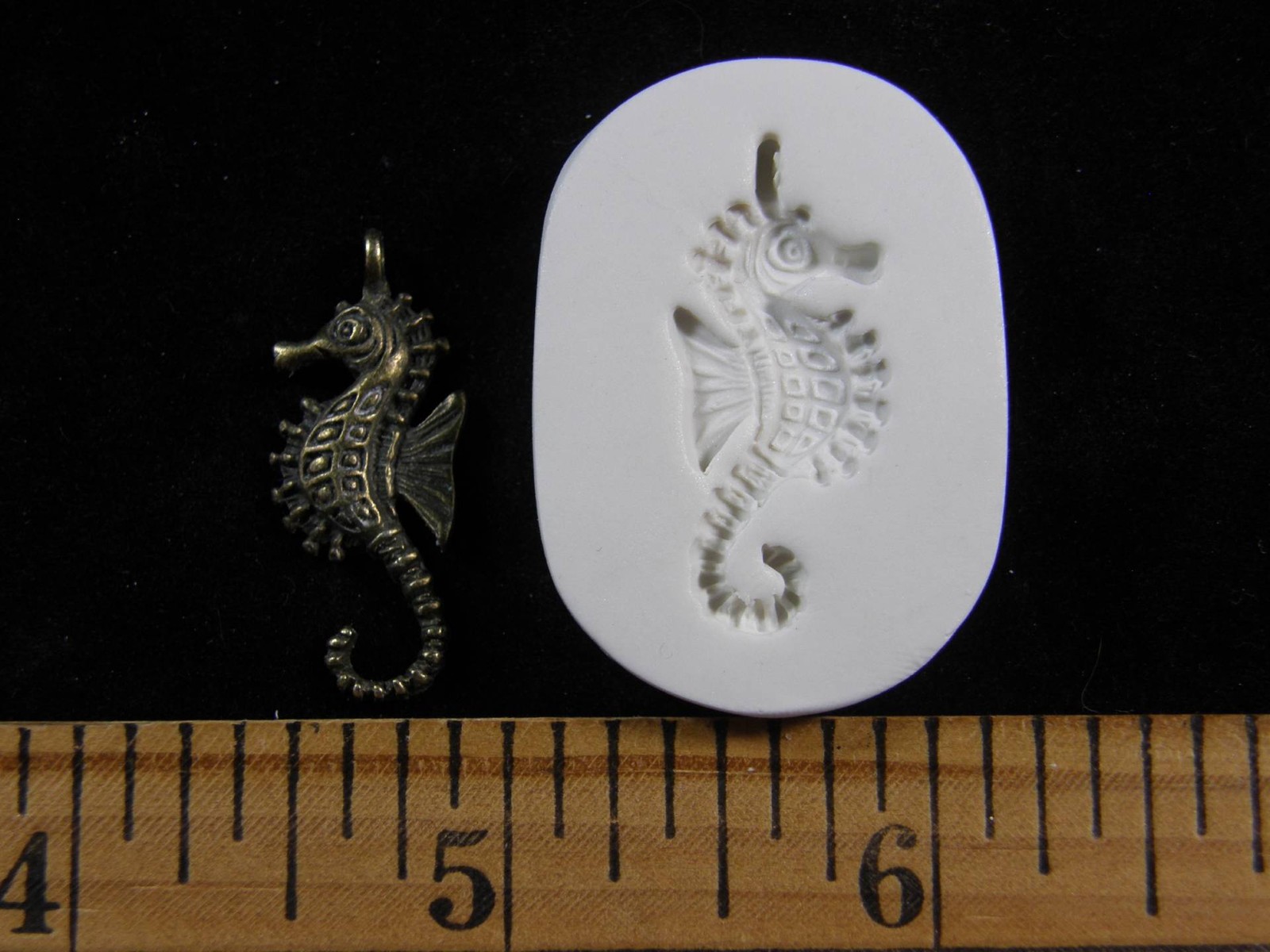 Fancy Sea Horse Polymer Clay Mold (Left Facing) (#MD1211LF)