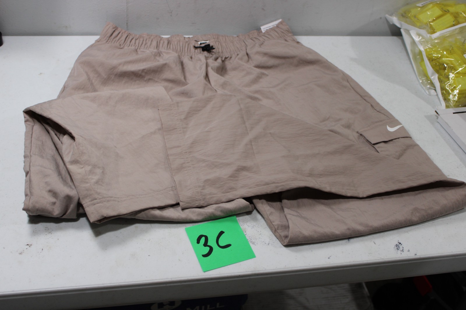 Nike Pants Athletic Dri-Fit Unlimited Standard Fit high rise SZ M