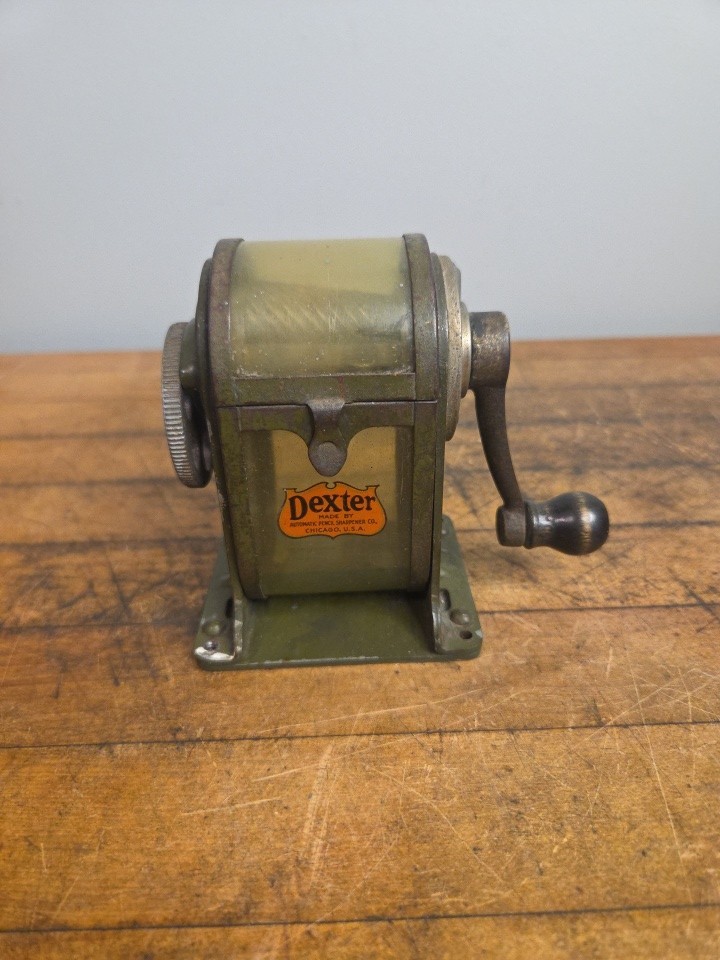 Vintage Dexter Screw Down Base School or Office Hand Crank Pencil Shapener