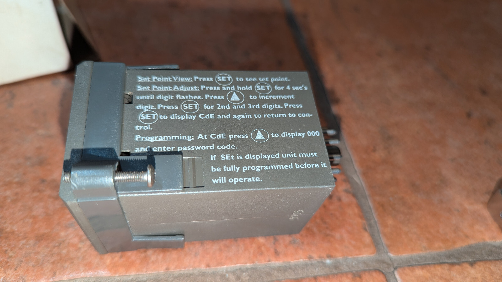 (1) Cincinnati Tempatron Temperature Controller DT410-02 NIB