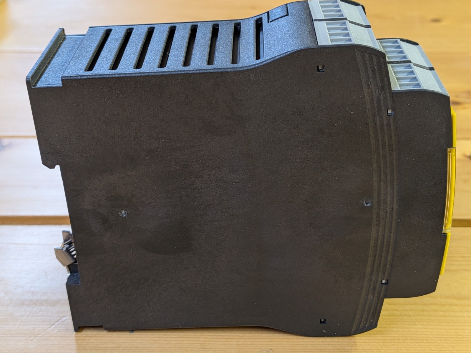 Schmersal AES 2135 Safety Relay Module 24-230V AC/DC Used Working