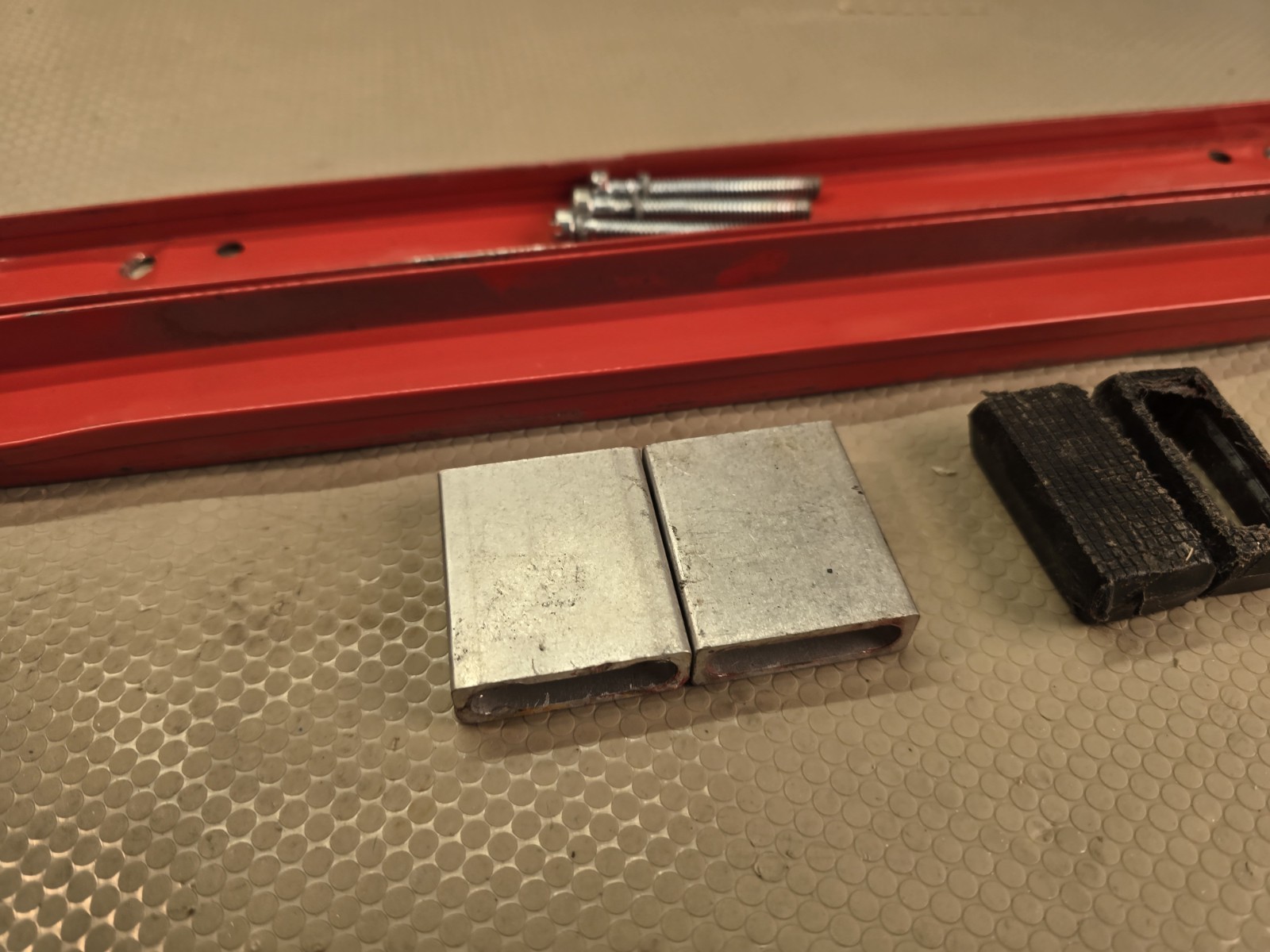 Snap-on Vintage KR-402A Tool Box Handle Roll Cab Handle Red Original End Caps