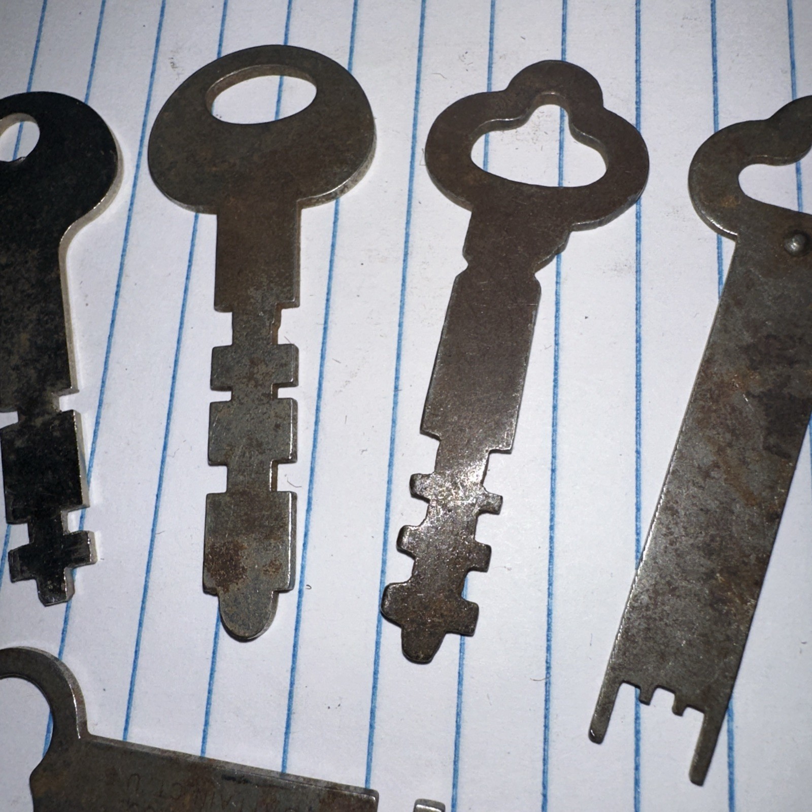 5 Antique Skeleton Keys Flat Unique Shapes