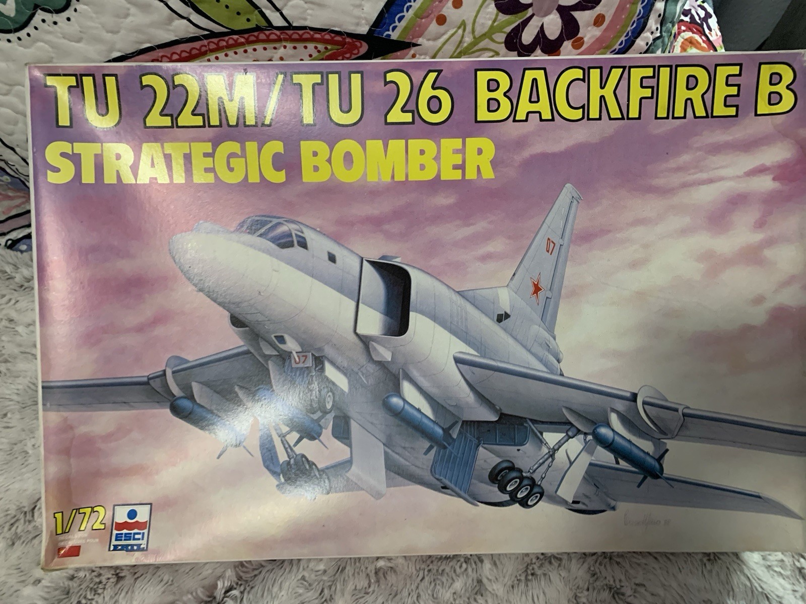 ESCI 9070 Tupolev TU-22M/TU-26 Backfire B ESCI/ERTL 1:72 Model Damaged Box
