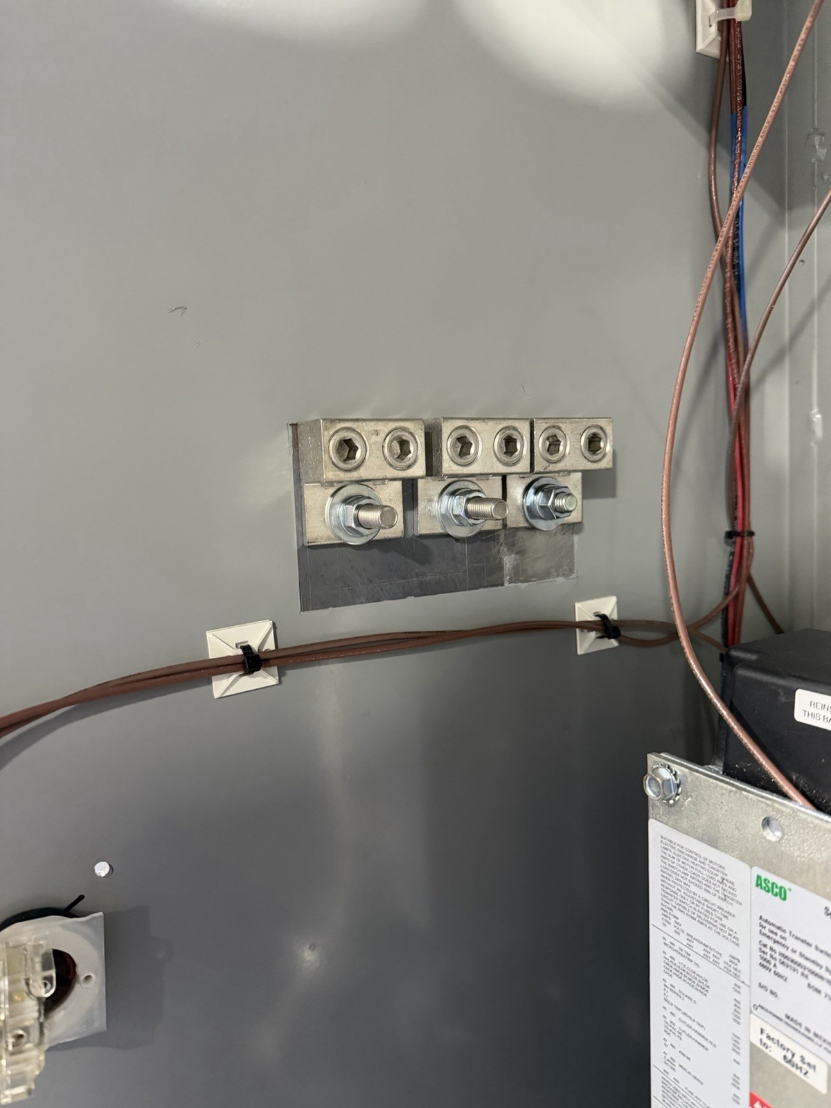 ASCO 1000 Amp 480V Automatic Transfer Switch 3PH 60HZ Series 300 🟦