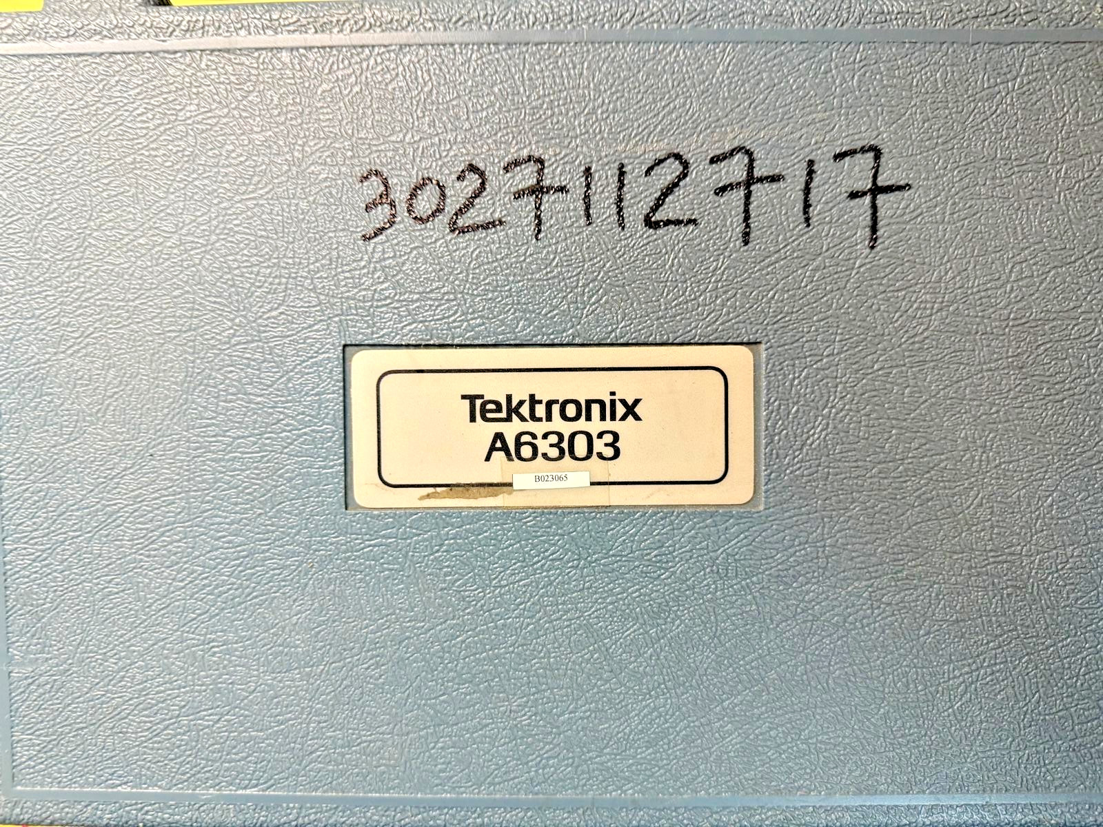 TEKTRONIX A6303 100A CURRENT PROBE WITH CARRY CASE