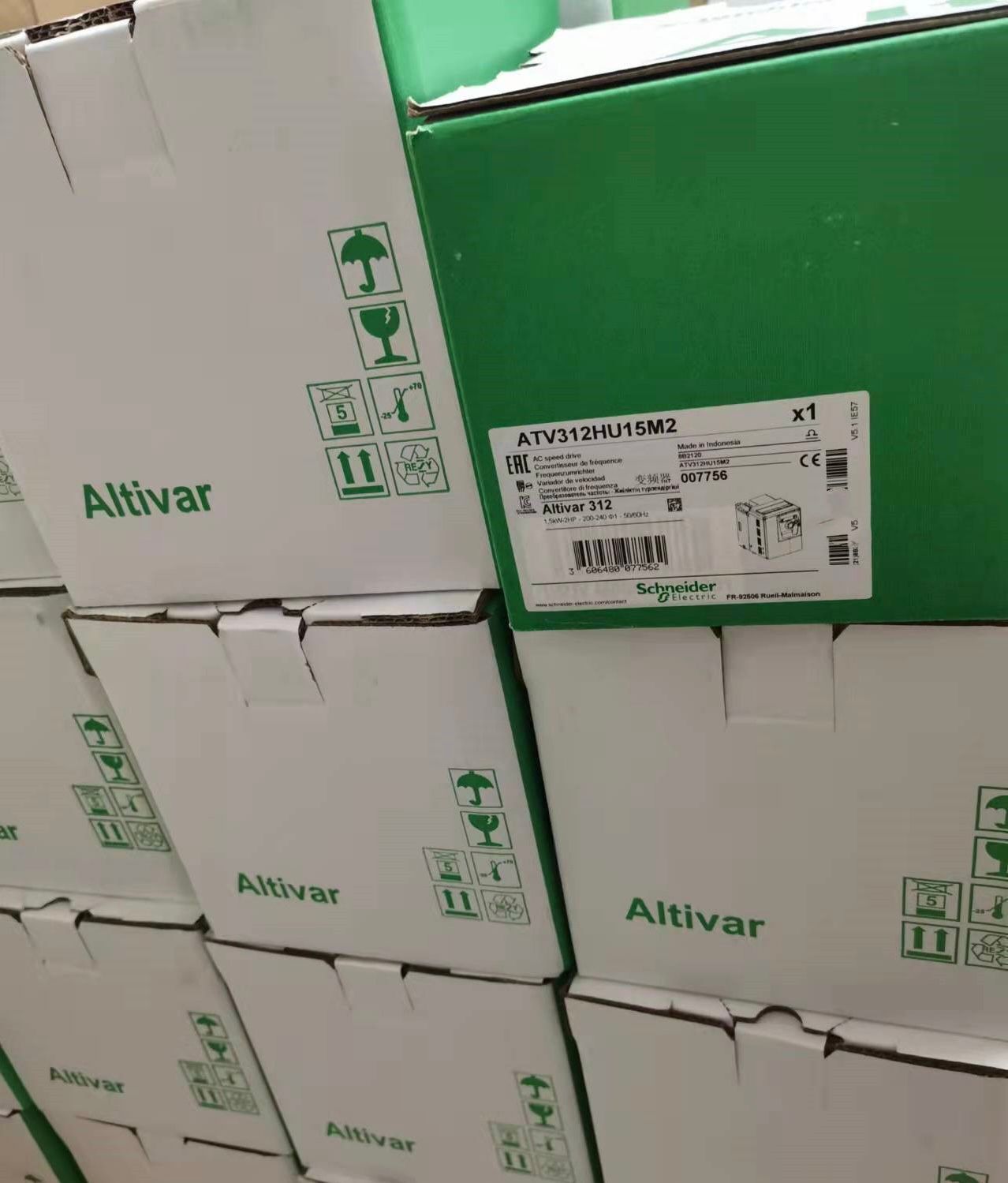 New In Box ATV312HU15M2 Inverter ATV312HU15M2 Free Expedited Shipping