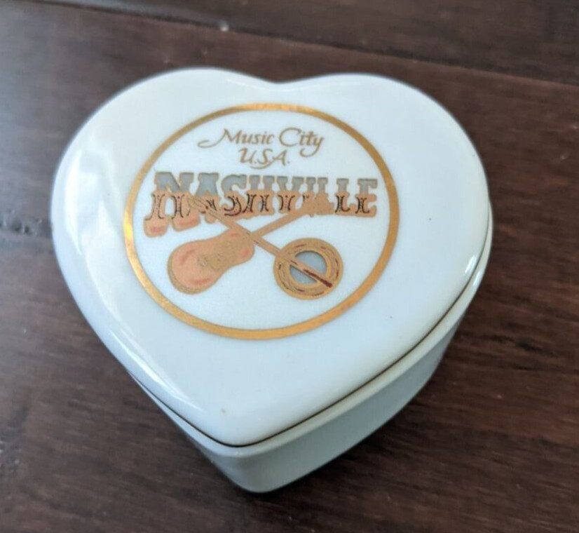 Nashville heart-shaped box porcelain
