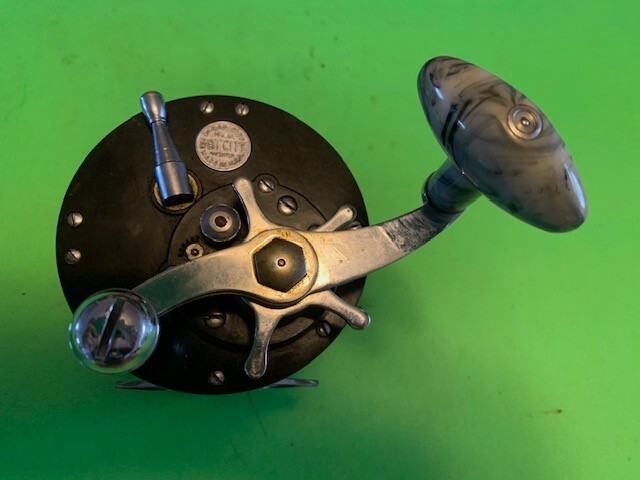 VINTAGE BAY CITY 4/0 CONVENTIONAL FISHING REEL CIRCA 1940S WITH NEW DACRON LINE
