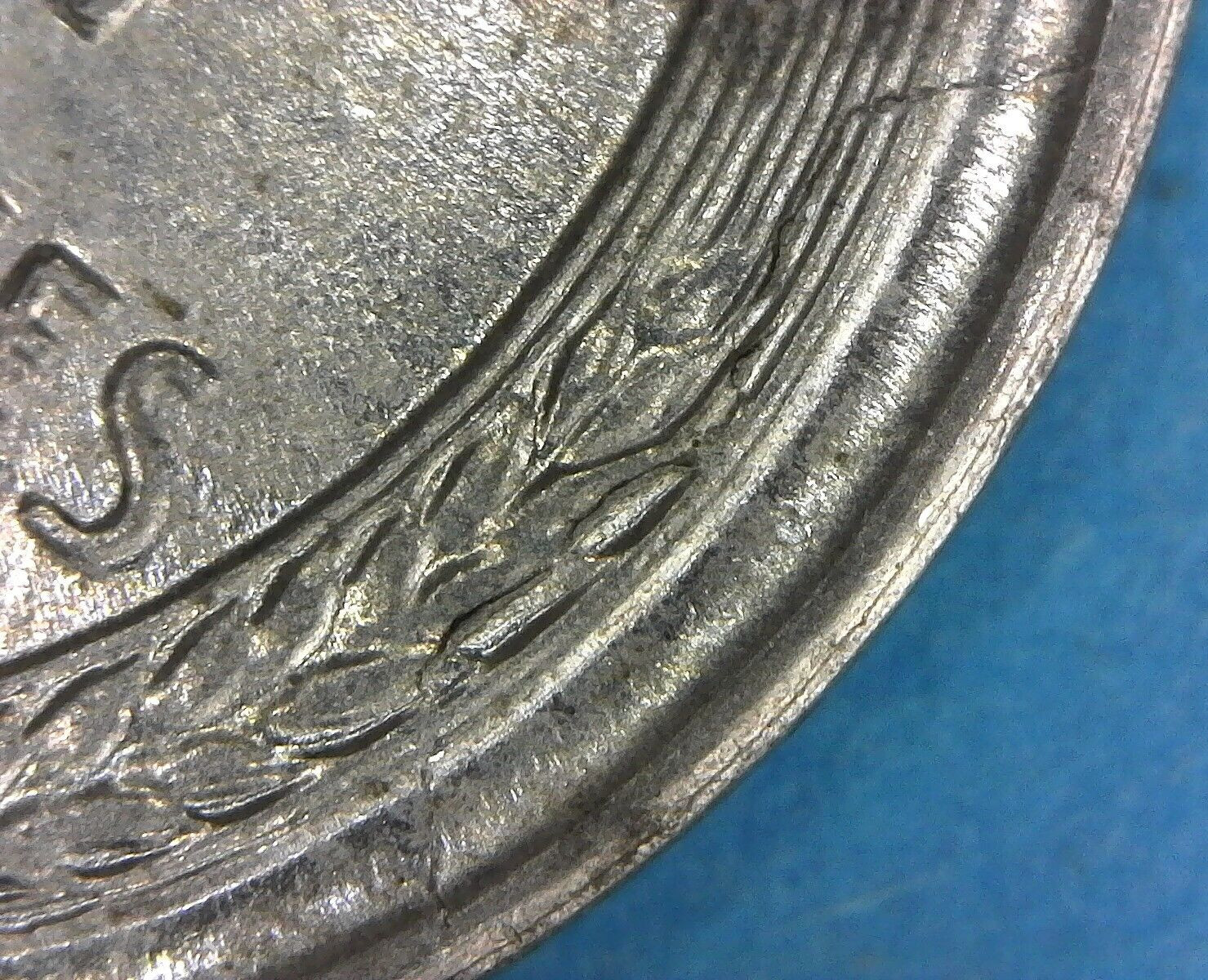 1943 P STEEL CENT  MINT ERROR DIE CRACK / BREAK RETAINED PRE-CUD REVERSE