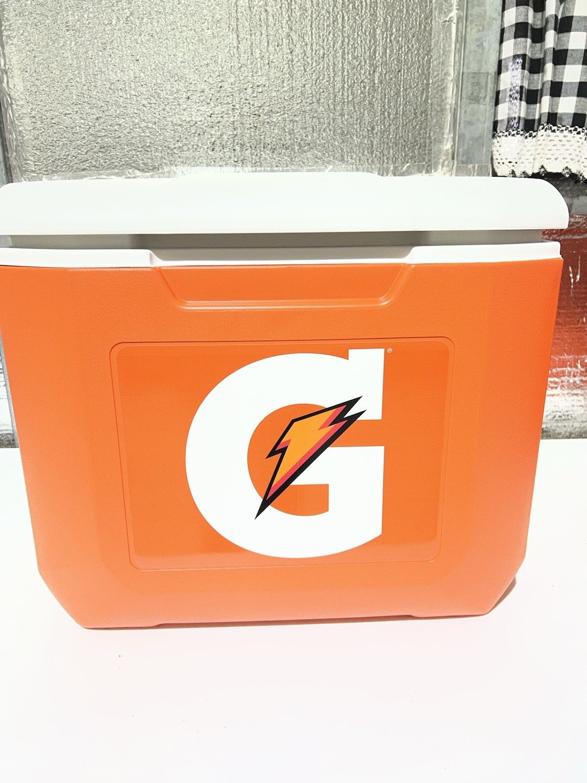 Gatorade 50421SM-21 60 Qt Ice Chest Plastic, Orange/White on Wheels