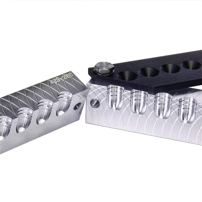 Lee Round Flat Nose Rifle Mould - 6 Cavity (Handles Sold Separately) .225" 55 gr