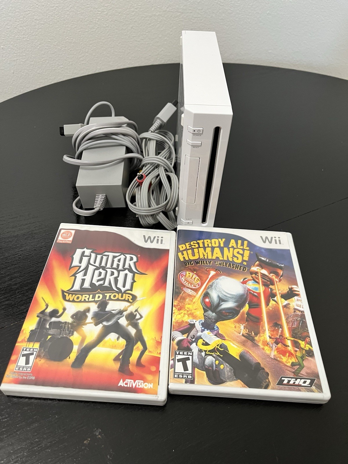 Nintendo Wii Console RVL-001 White with power cord/TV cord TESTED Works  2 Games