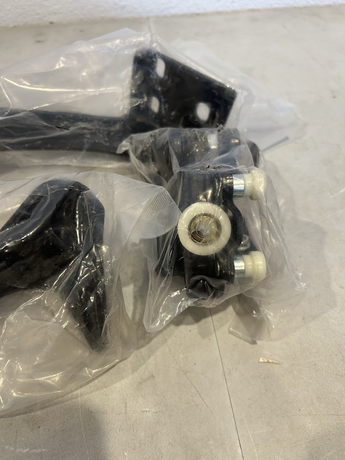3Pcs 68271842AA Sliding Door Roller Hinge Replcament for RAM ProMaster 1500
