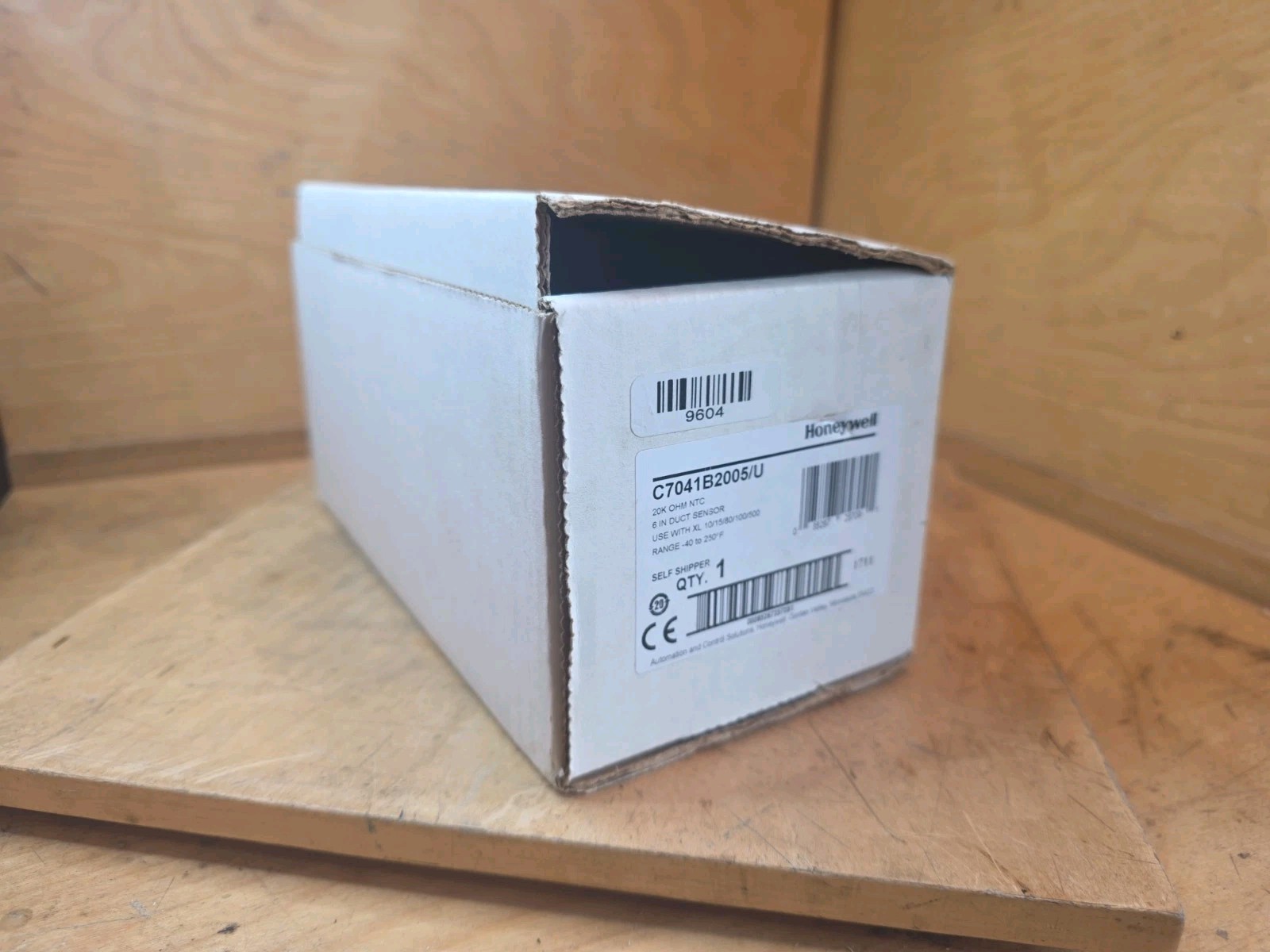 Honeywell C7041B2005/U - 20K OHM NTC - 6" Duct Sensor