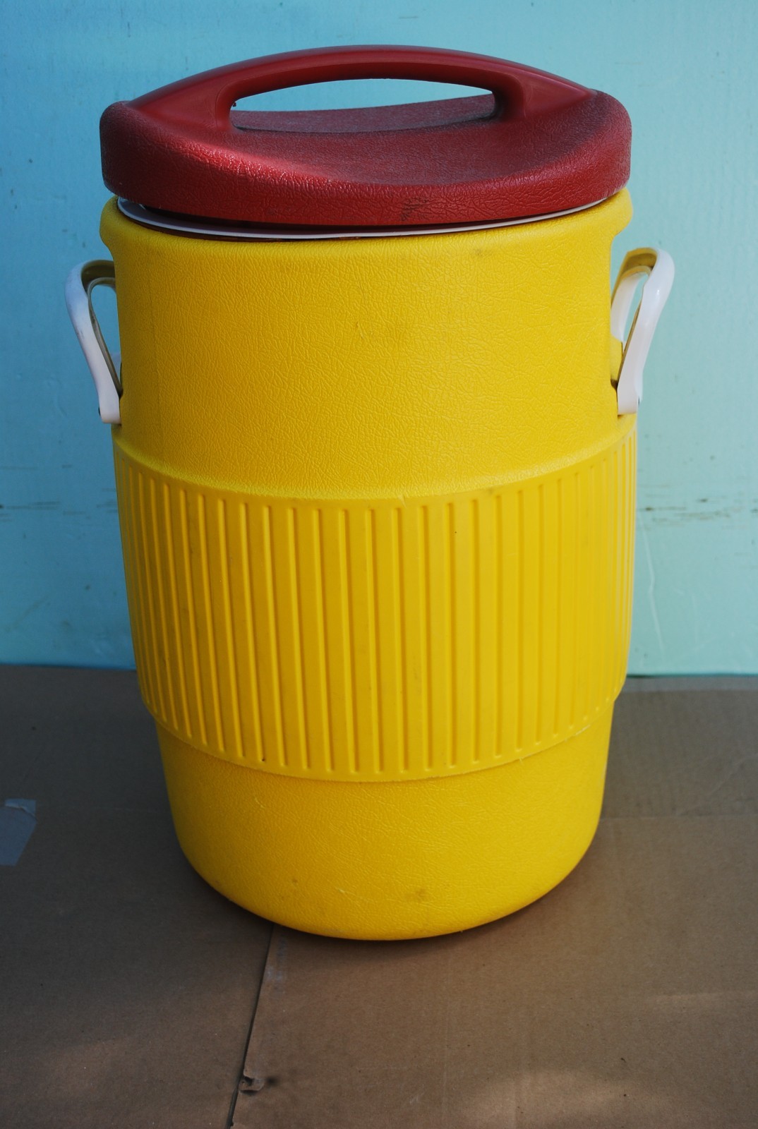 IGLOO 5 GALLON ACE HARDWARE INDUSTRIAL WATER COOLER