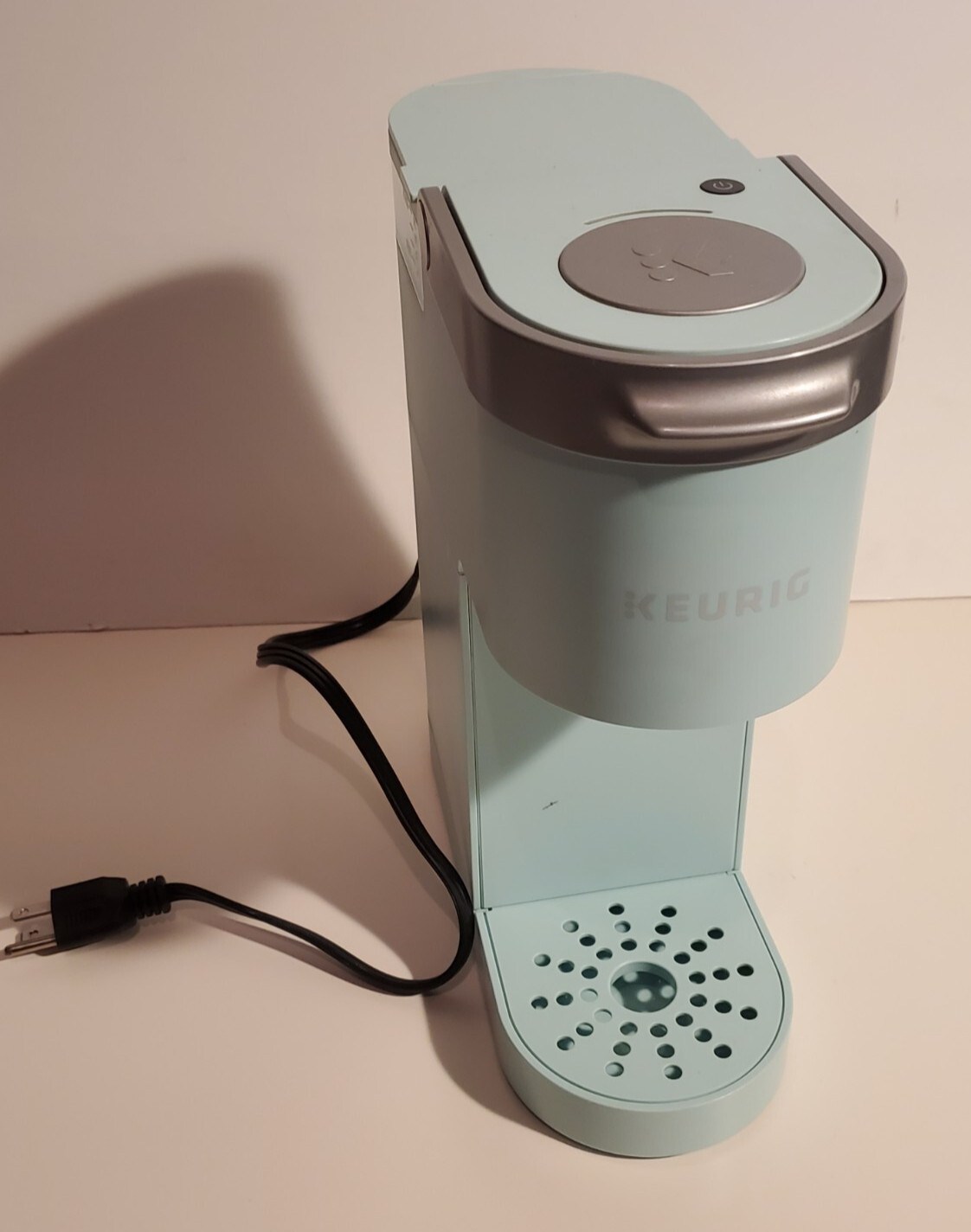 KEURIG K-CUP SINGLE SERVE COFFEE POD BREWER AQUA K-MINI COUNTER TOP APPLIANCE