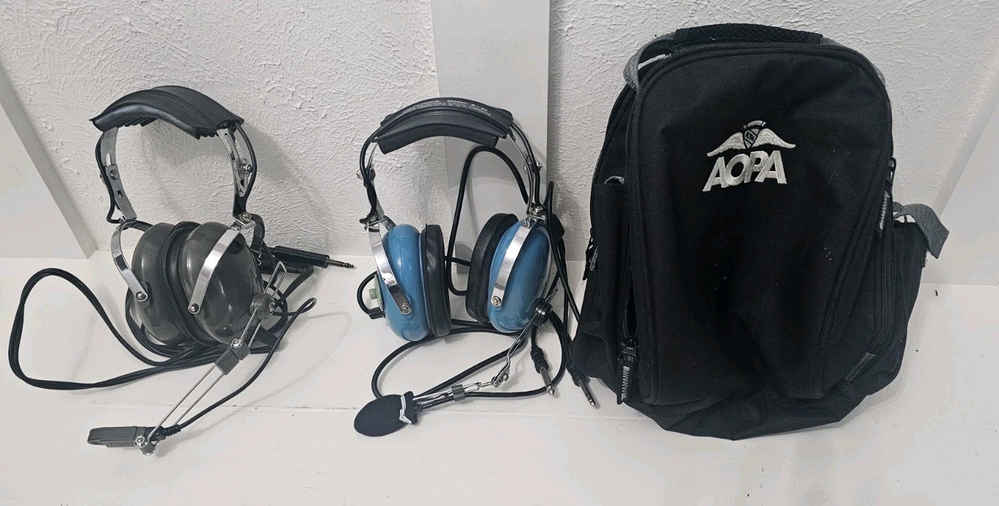 USED Aviation Pilot Lot: Sigtronics S-40, Pilot USA Headset & AOPA Flight Bag
