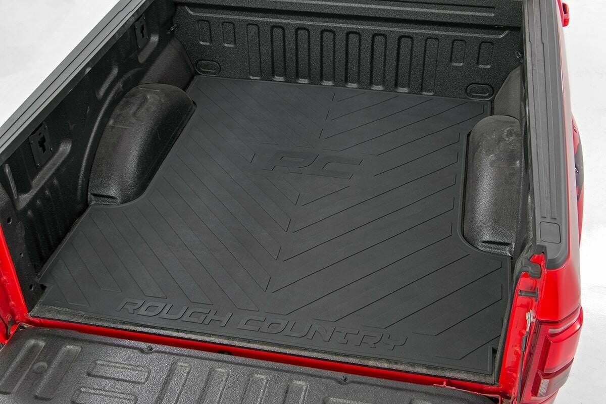 Rough Country GM Bed Mat RC Logos 07-18 1500 / 07-19 HD PU - 5' 8" Bed M680