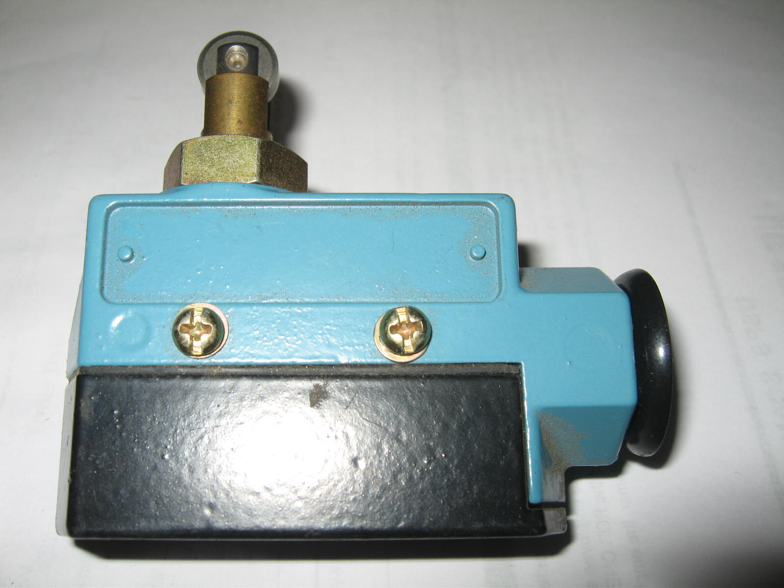 Honeywell BZE6-2RQ841-BP Enclosed Limit Switch, SPDT