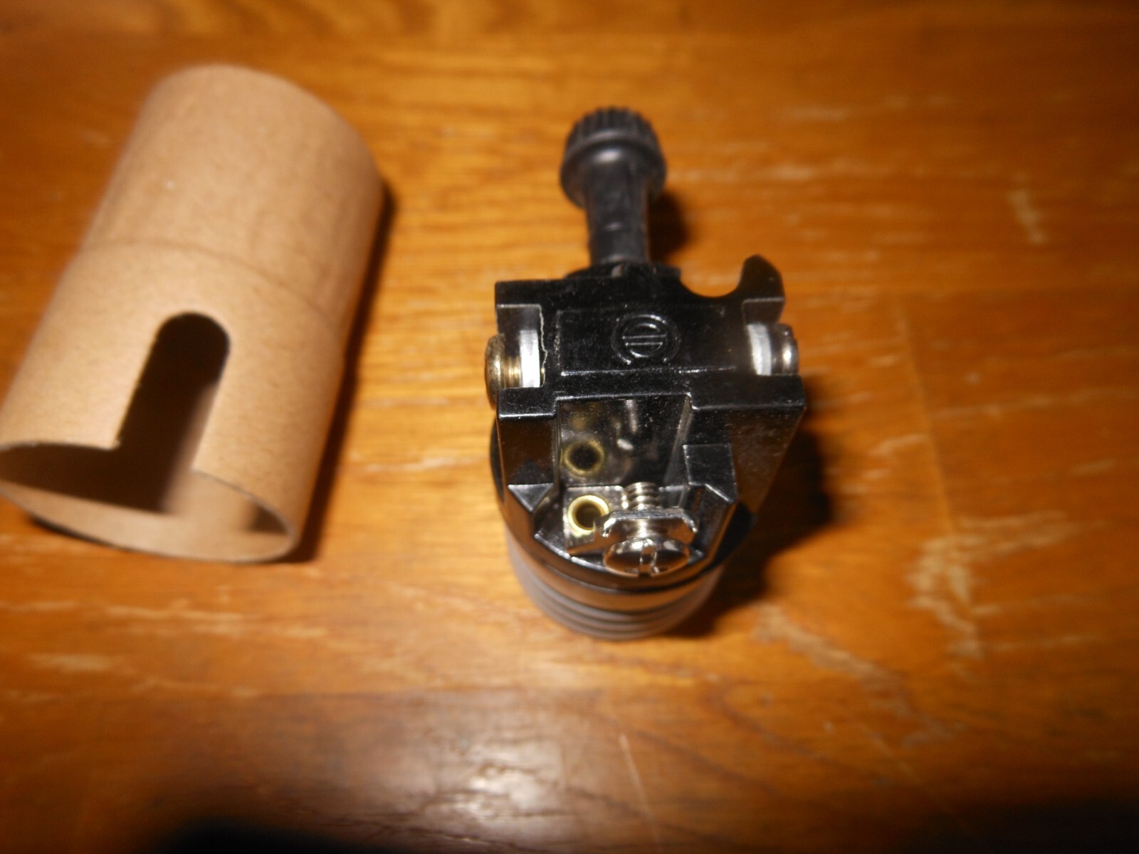 New 2 Circuit 3 Terminal Medium Base Lamp Socket By ADL Model D56