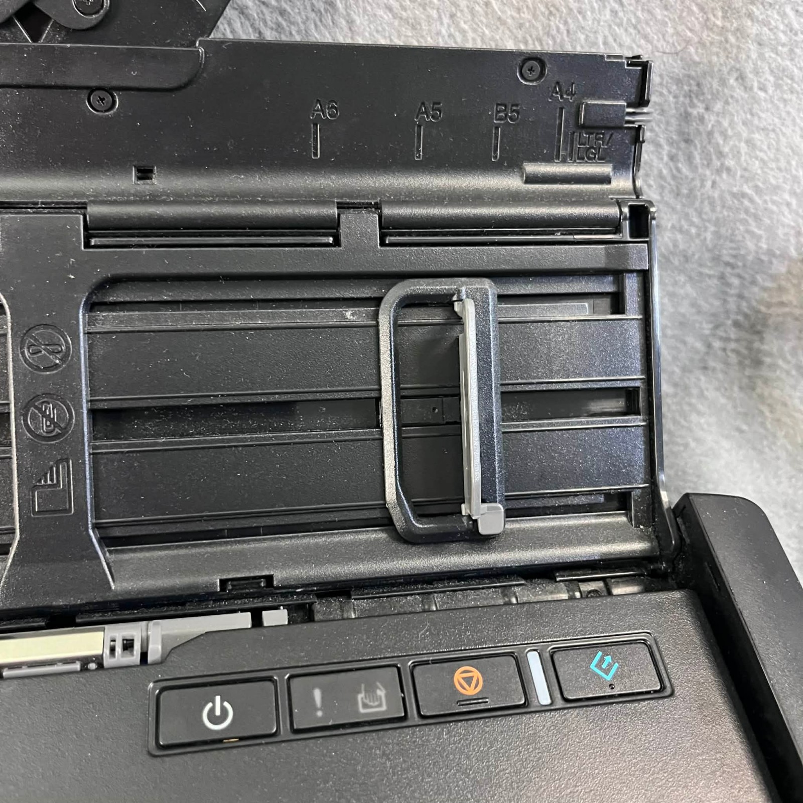 Epson ES-200 Portable Compact Document Scanner (For parts/not working) *READ
