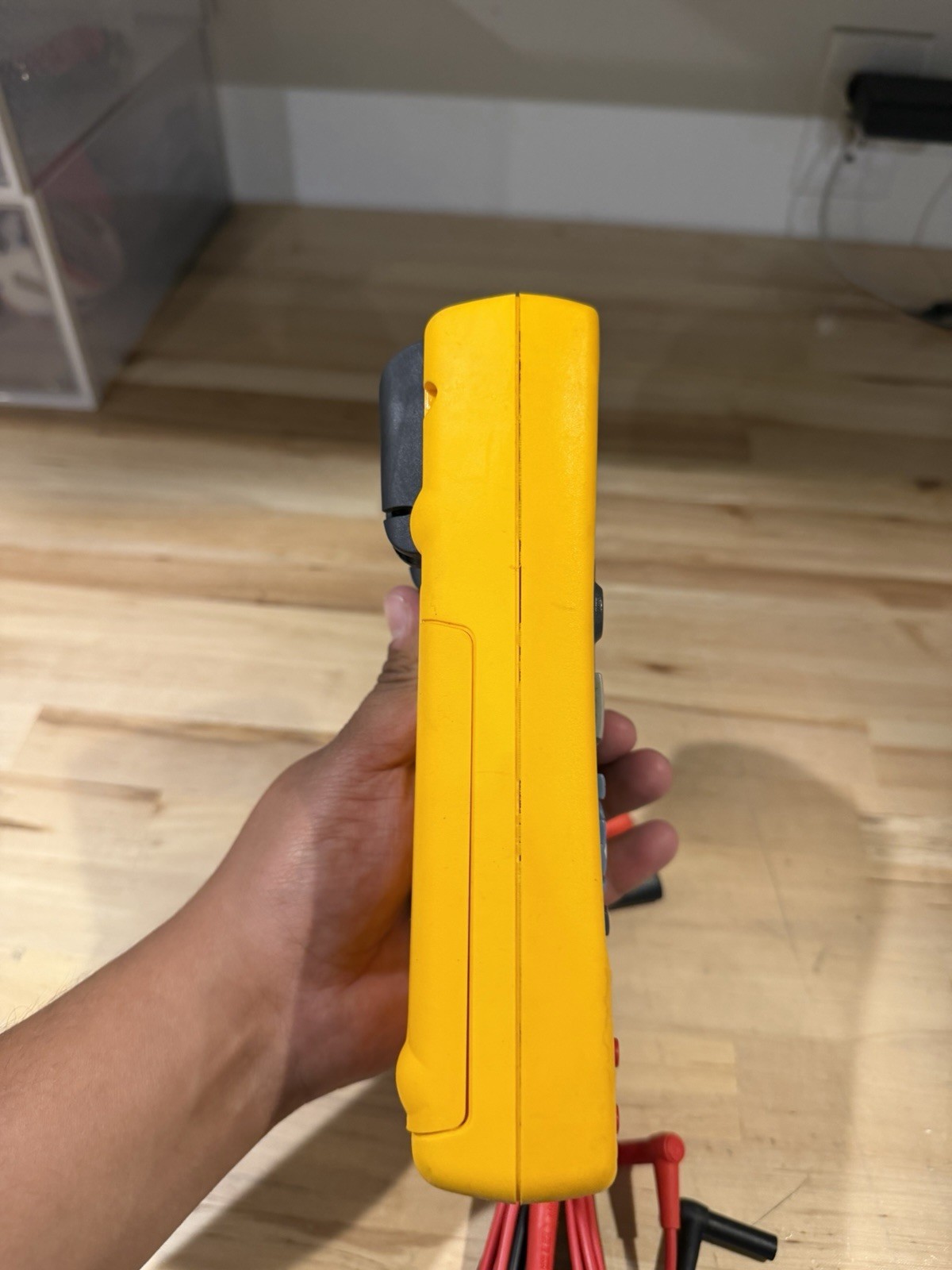 FLUKE 725 MULTIFUNCTION PROCESS CALIBRATOR W/ LEADS & CLIPS FREE SHIPPING TESTED
