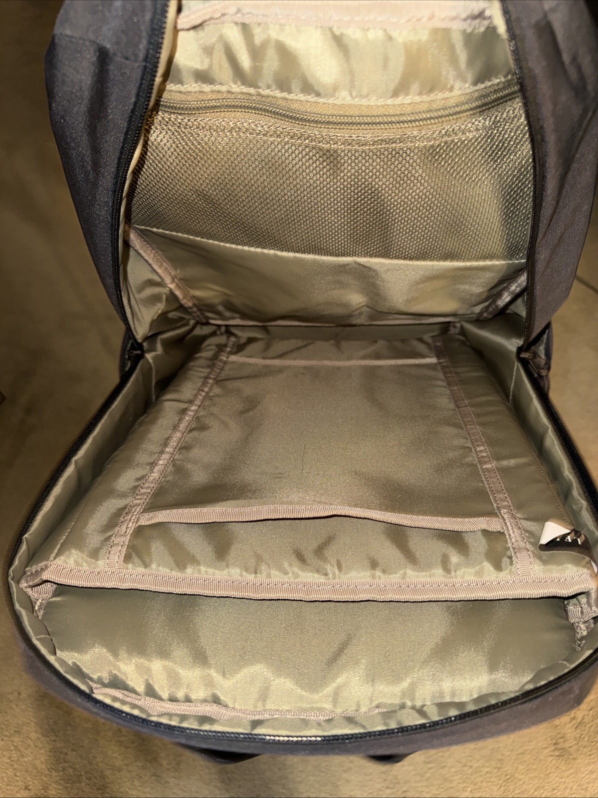 THULE Backpack Black (UU) University Of Utah EMBA