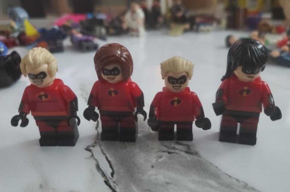 The Incredibles Brick Minifigure 4 piece set
