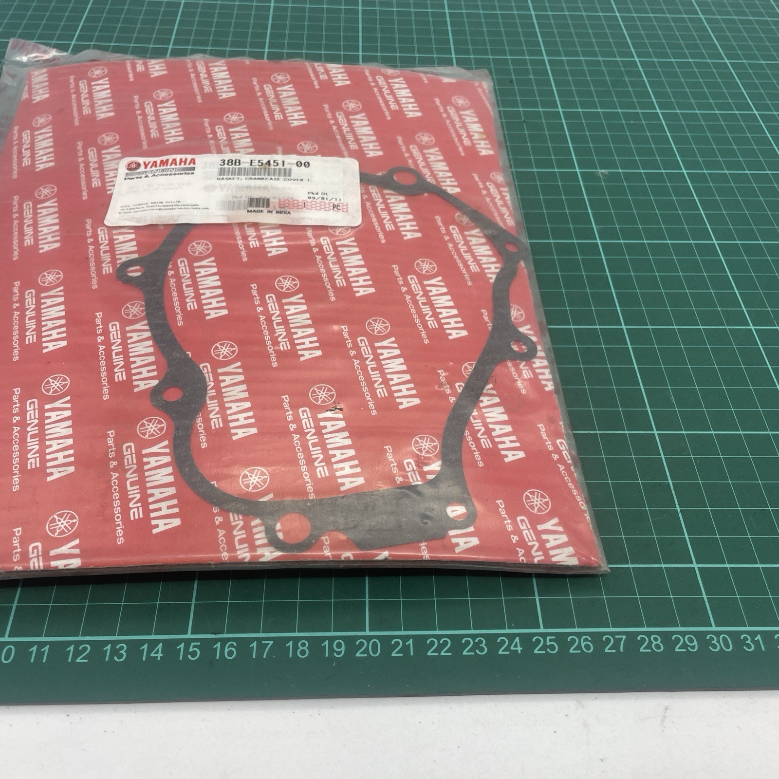 3C1-E5451-00 38B-E5451-00 Genuine Yamaha Crank Case Cover Gasket YZF 125 150