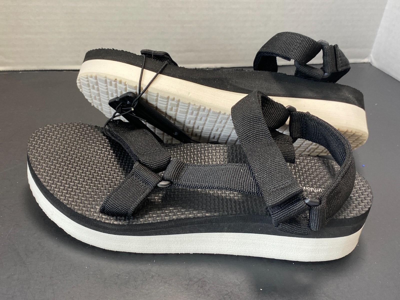 New Time And Tru White Black Platform Nature Hook & Loop Sandals Size 10