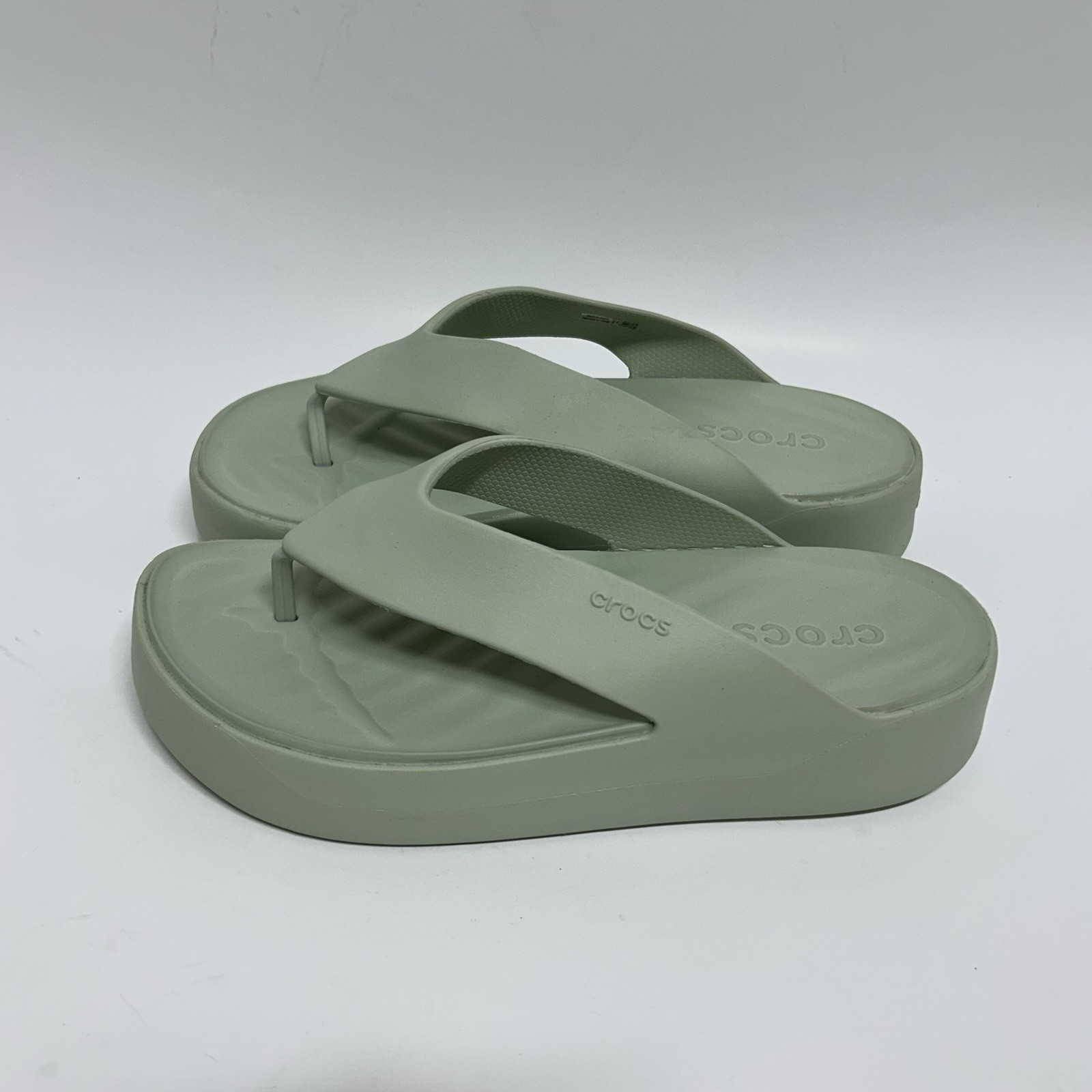 Crocs Getaway Platform Flip Flops Mint Green Size 10 Thong Sandals Beach Comfort