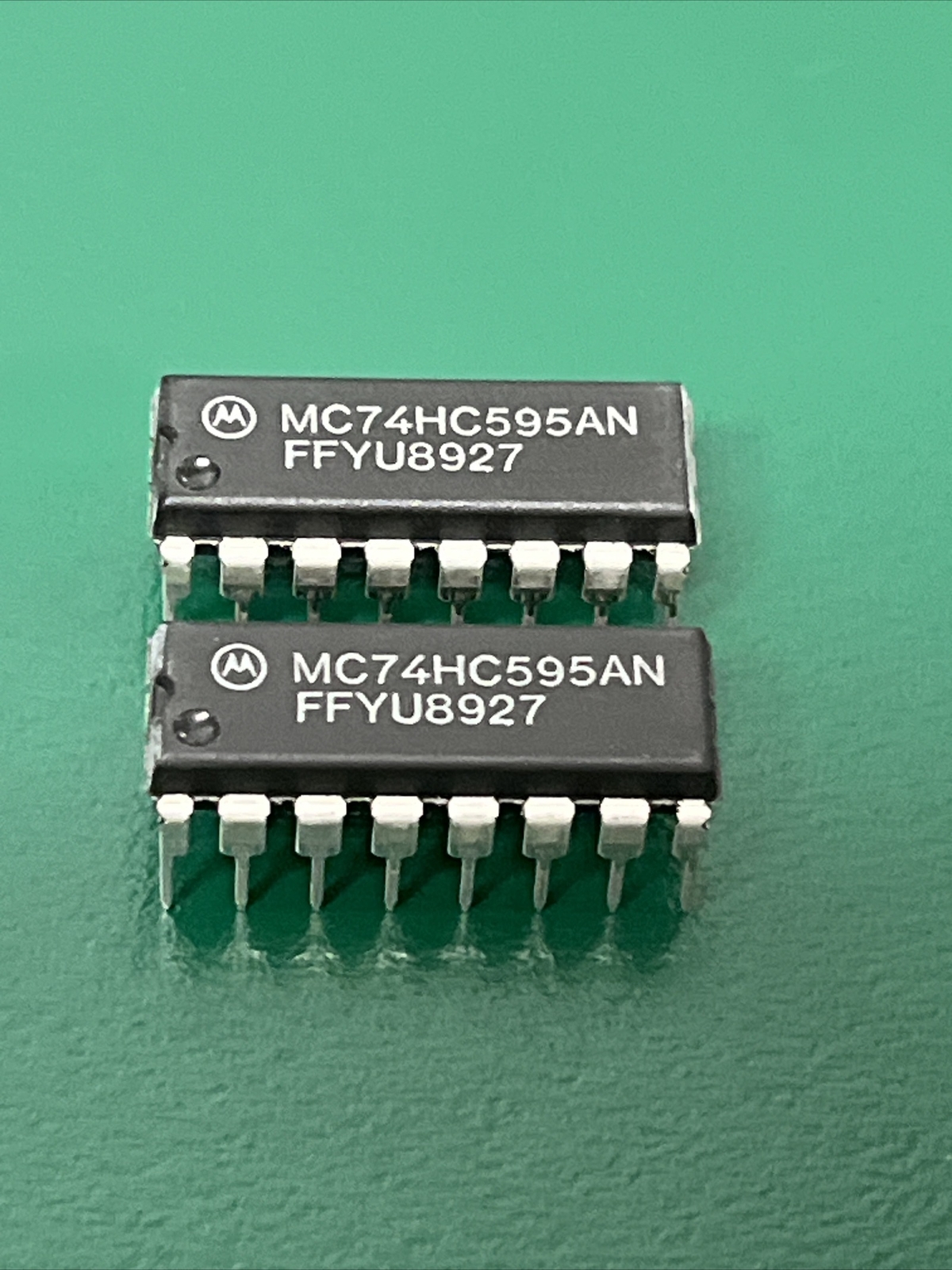 MOTOROLA ~  MC74HC595AN ~ IC, 74HC CMOS, 74HC595, DIP16, 6V (LOT OF 2)