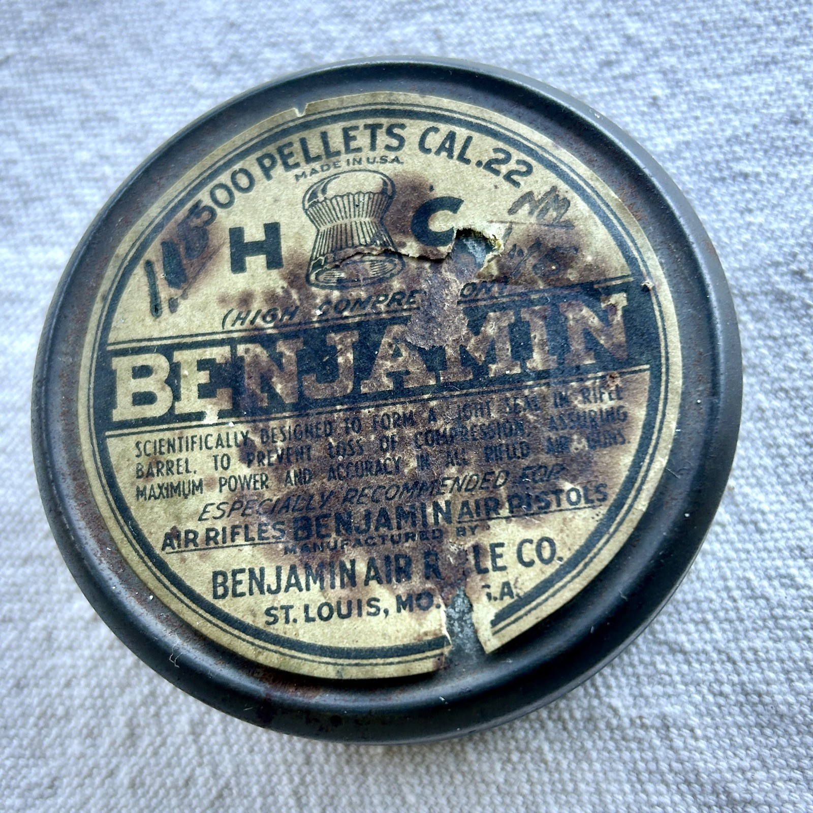 Benjamin Pellets .22, vintage with tin, Benjamin Air Rifle, St. Louis, MO. USA