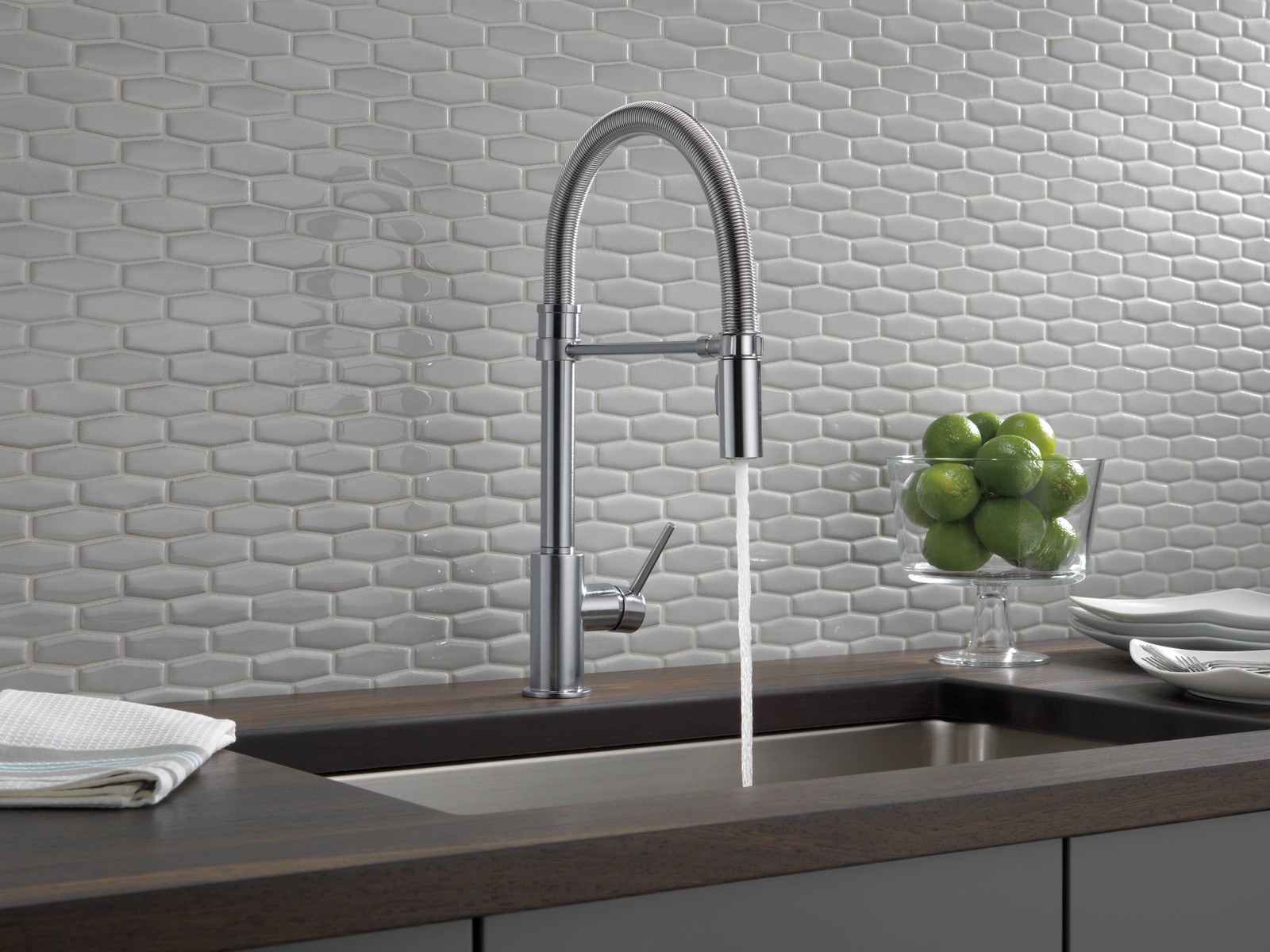 Delta Trinsic Single-Handle Pull-Down Spring Kitchen Faucet - Arctic Stainless