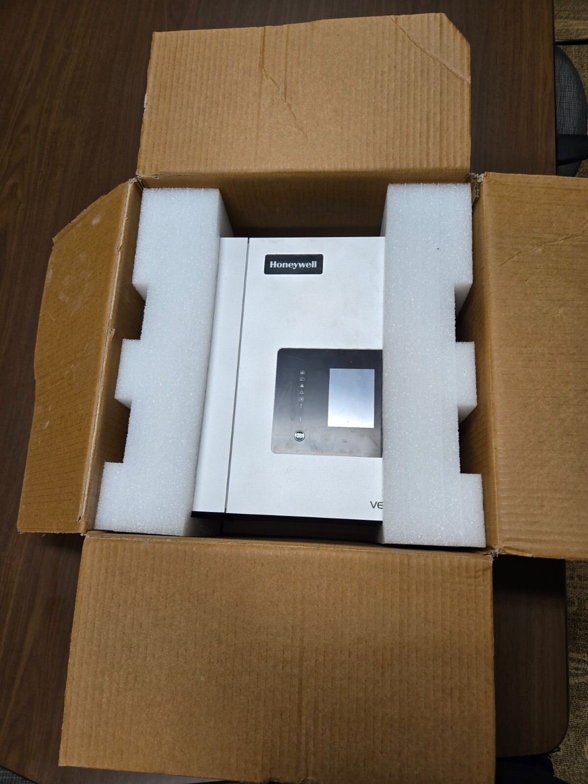 VEA-040-A10, VESDA Silver, Aspirating Smoke Detector, Used Condition