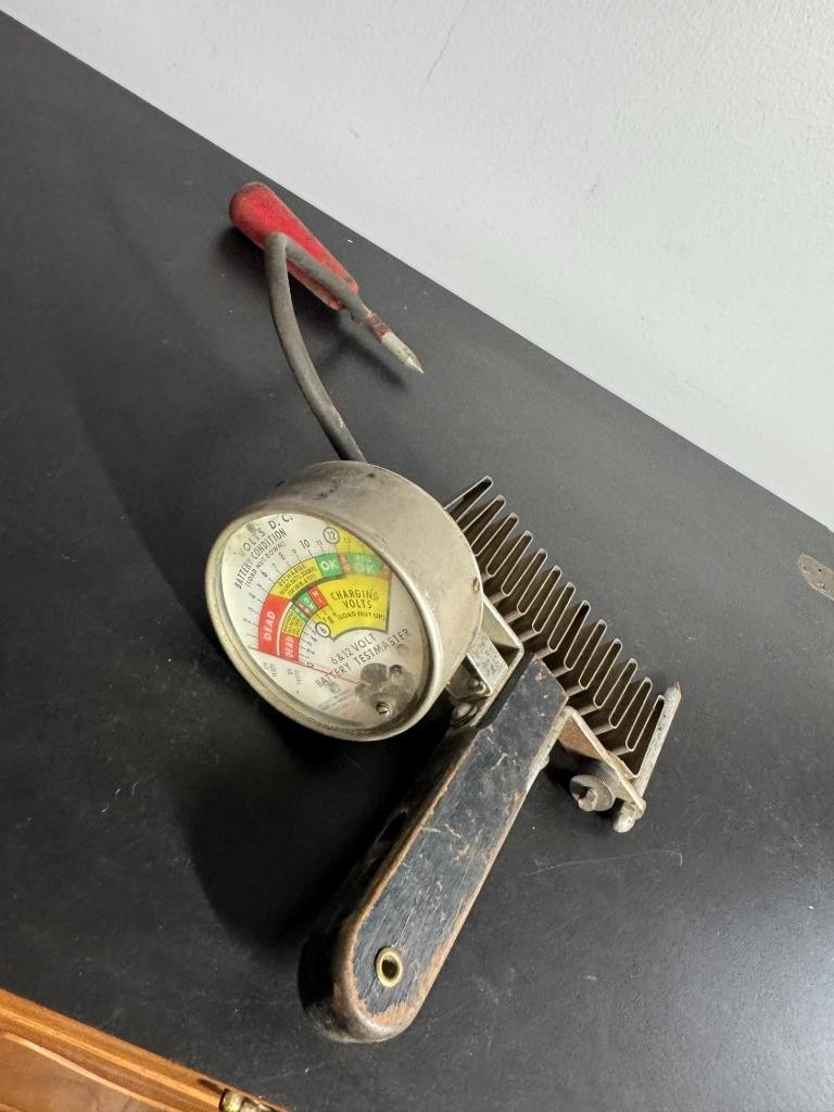 Vintage BT-1 Hoyt Electric DC Volt Battery Tester Old Automotive Mechanic Too