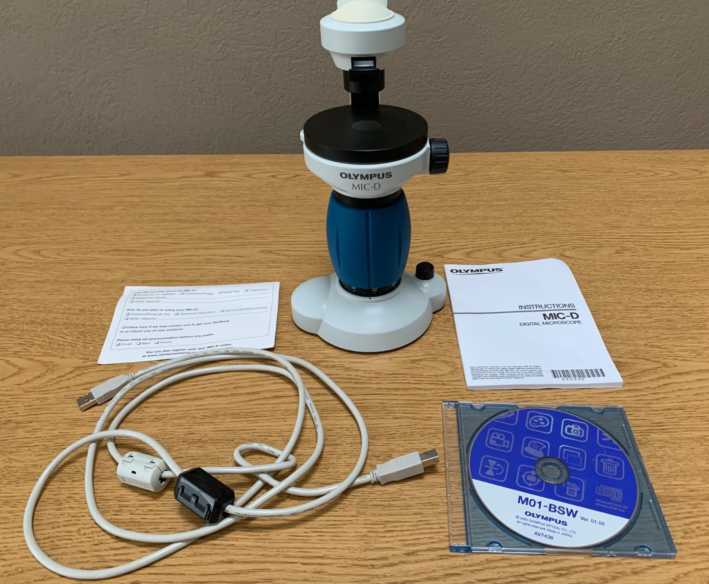 Olympus Microscope MIC-D. Comes with manual, software and cable.