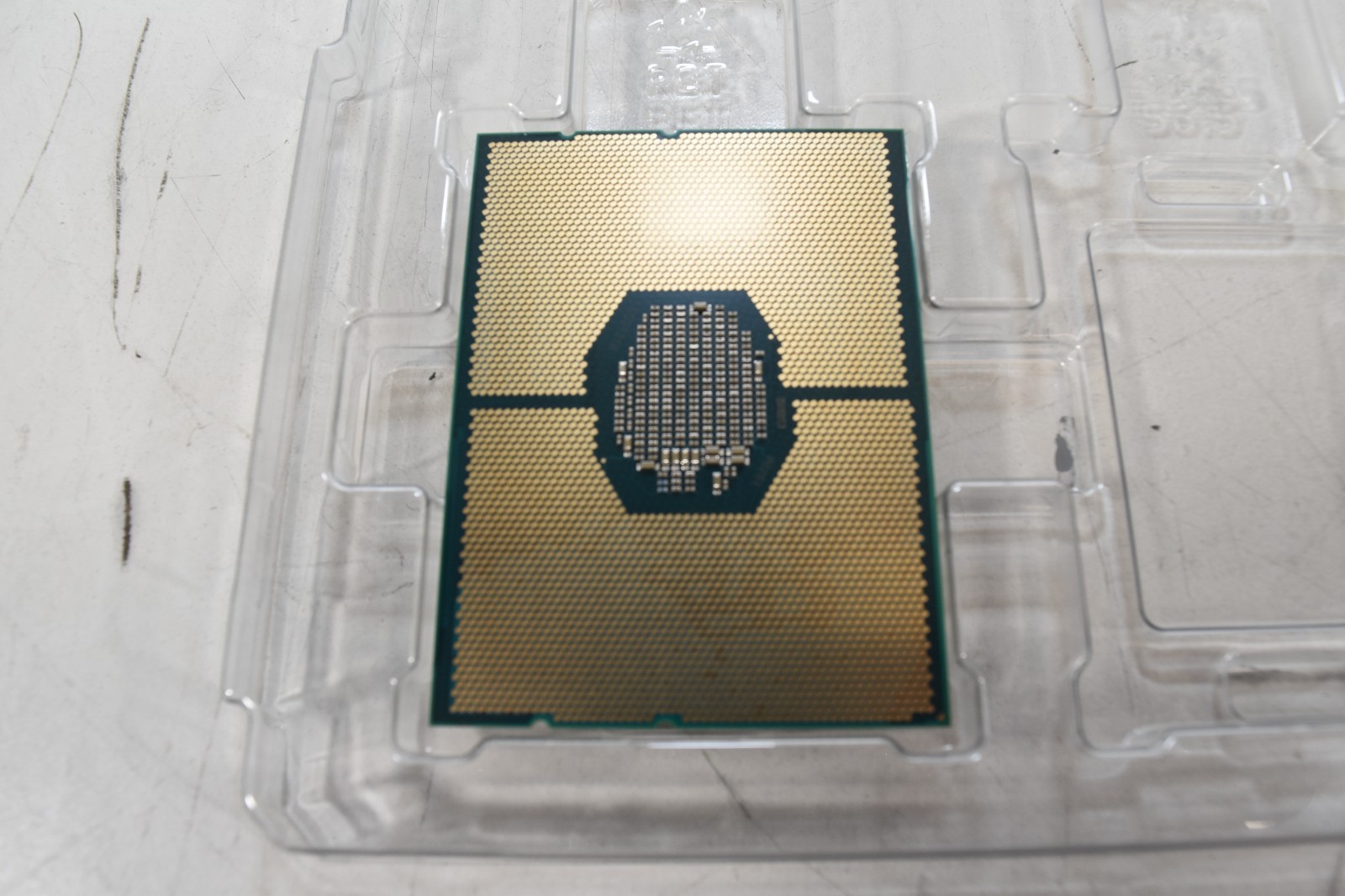 Xeon Gold 6246 SRFPJ 3.30GHz 12-Core Processor