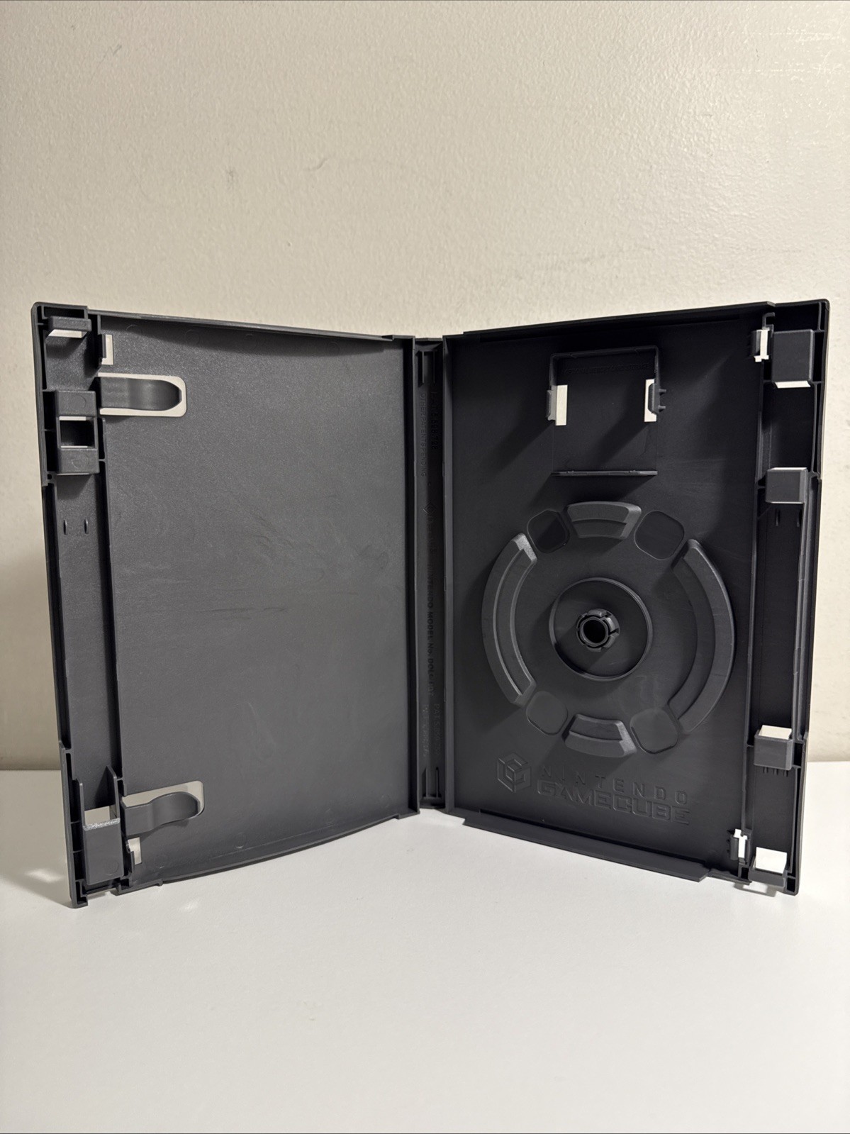 GameCube Replacement Case Clear Empty Box Nintendo GC w/ Cover Art Sleeve NEW
