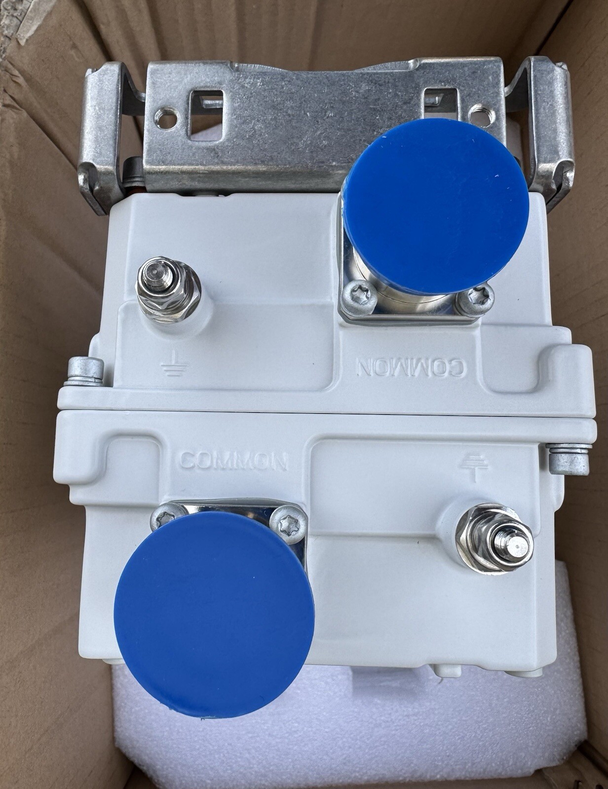 CommScope 698-894/1710-2360 DS LOC-T MHz Twin Diplexer LOC Top CDX723AT-DS-T