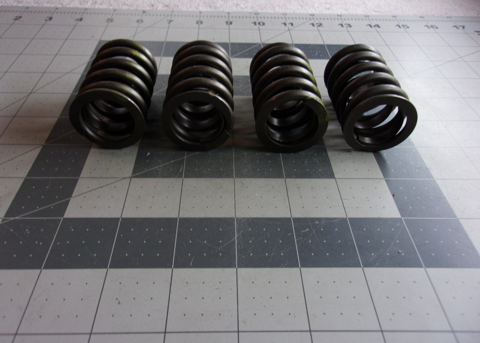 Sealed Power VS1555 (4) Valve Springs