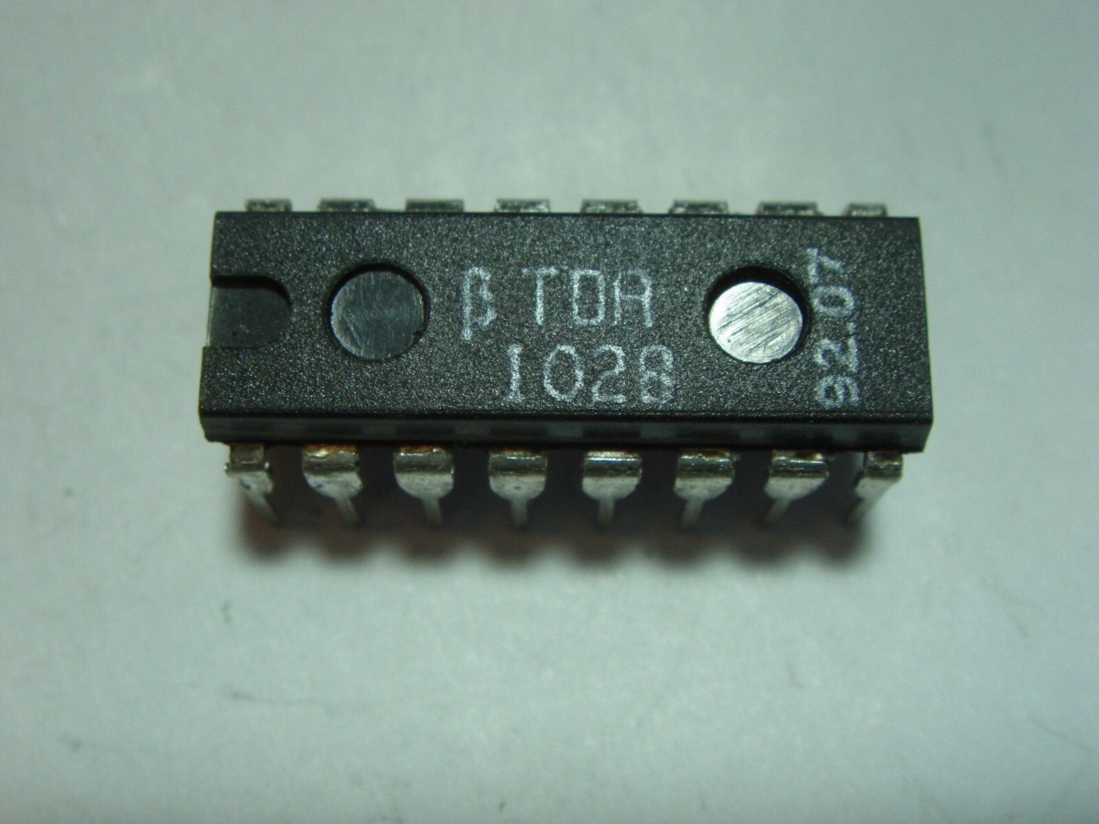 TDA1028 SIGNAL SOURCES SWITCH DIL #11-6C