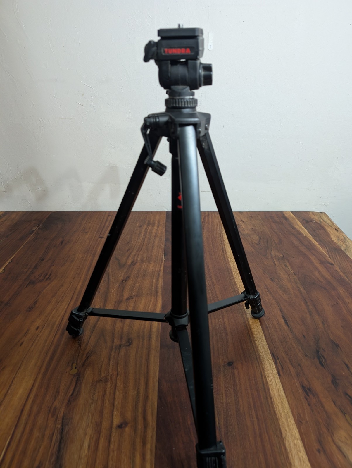 Tundra Video Ultima 66 Tripod 22"-66" Pan Tilt Head Quick Release Plate